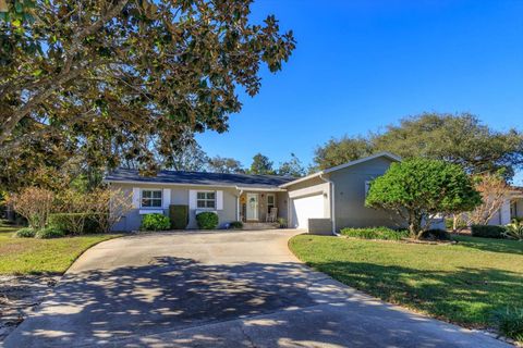 A home in LONGWOOD