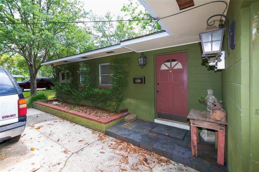 Photo of 609 NW 14th Avenue, Gainesville, FL 32601 (MLS # V4950140)