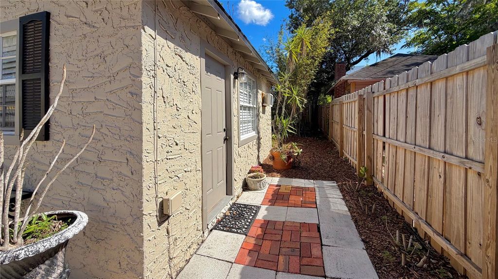 Photo of 1618 Park Lake Street, Orlando, FL 32803 (MLS # O6424782)