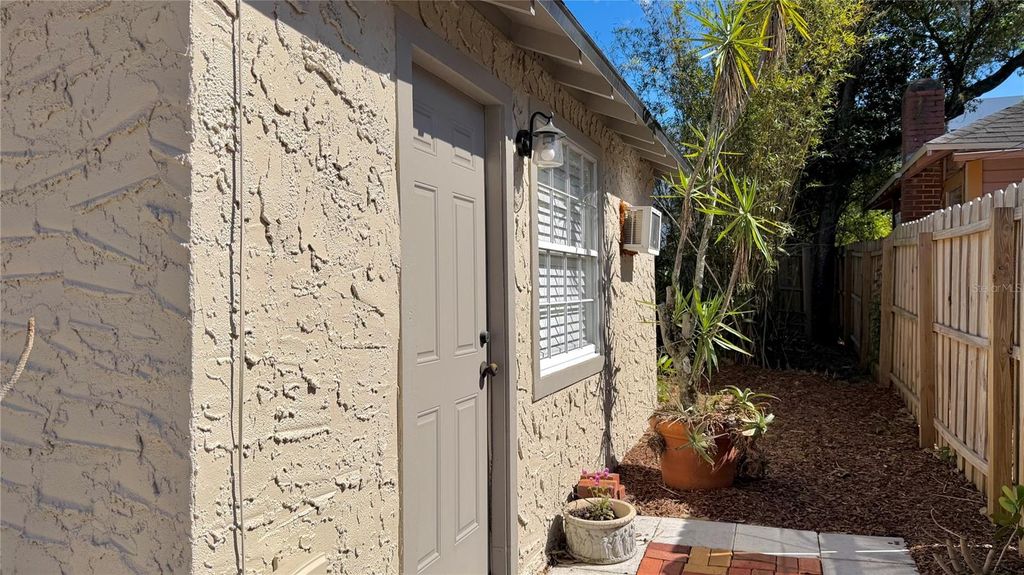 Photo of 1618 Park Lake Street, Orlando, FL 32803 (MLS # O6424782)