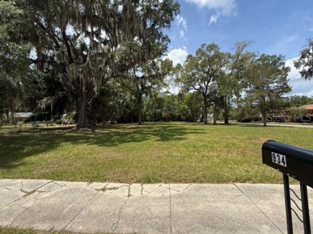 Photo of 934 NE 28th Avenue, Ocala, FL 34470 (MLS # O6408422)