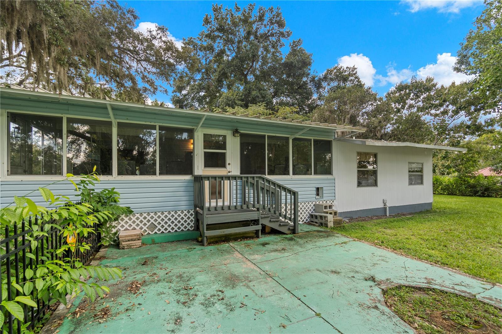LAKE PARK - Residential