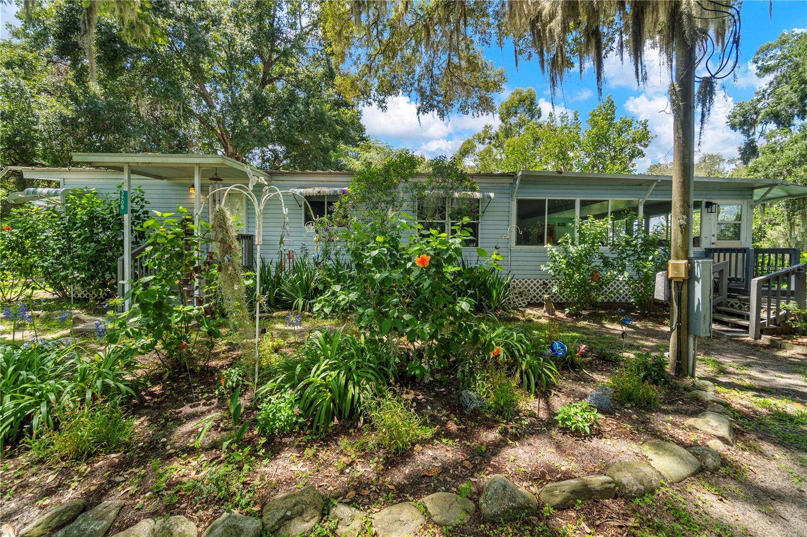 LAKE PARK - Residential