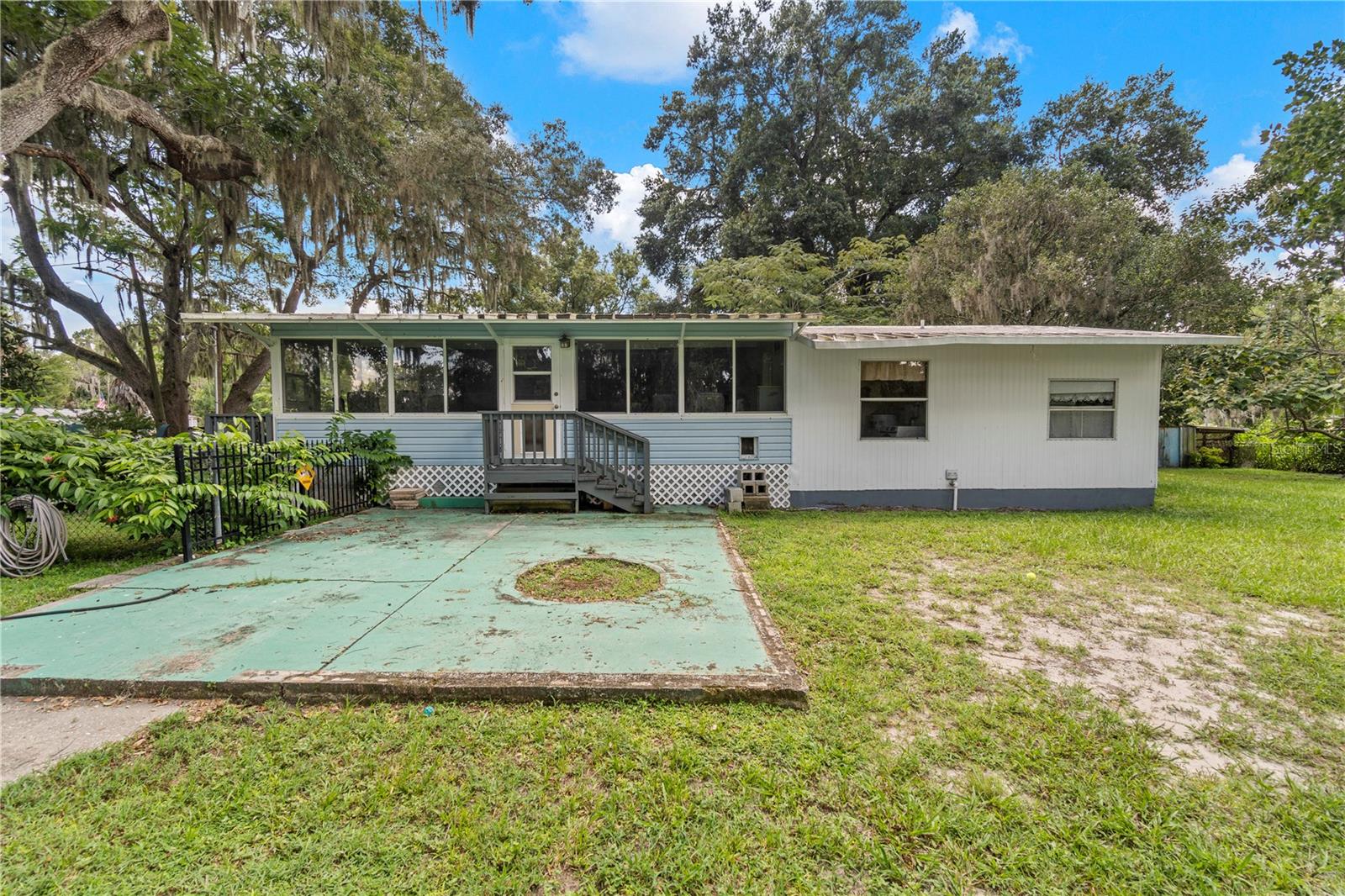LAKE PARK - Residential