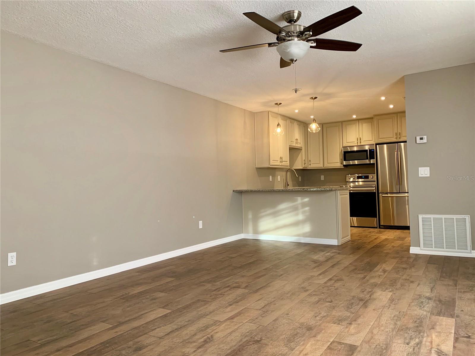 WINDTREE GARDENS CONDO PH 01 - Residential Lease