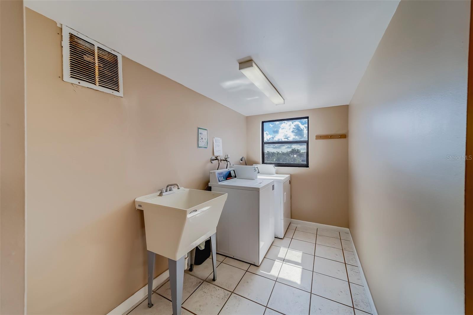 GULF MARINER THE CONDO - Residential Lease