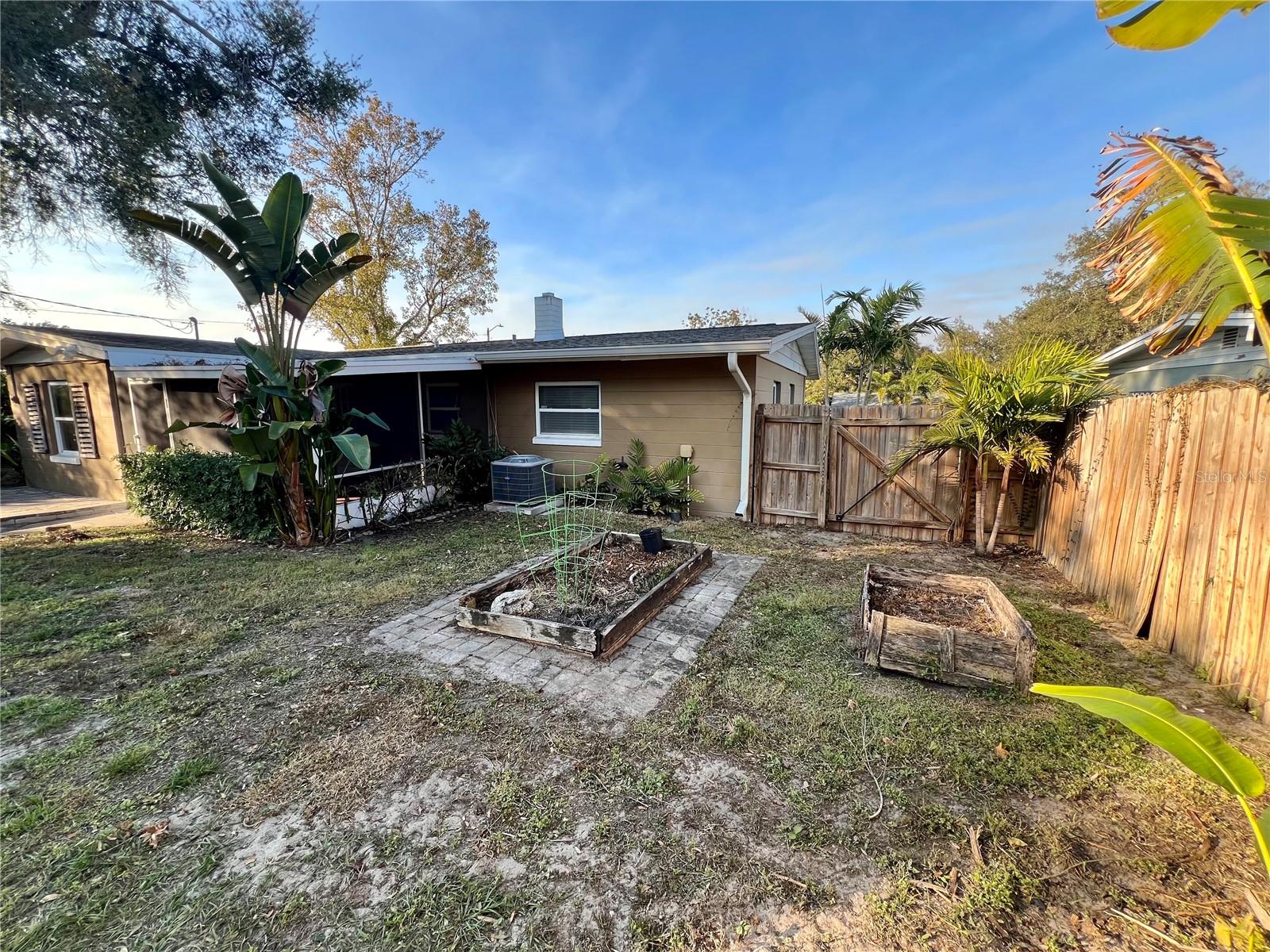 FAIRBANKS SHORES THIRD ADD - Residential Lease