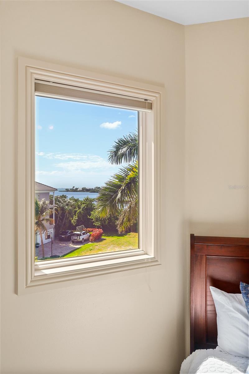 HAWKS HARBOR - Residential