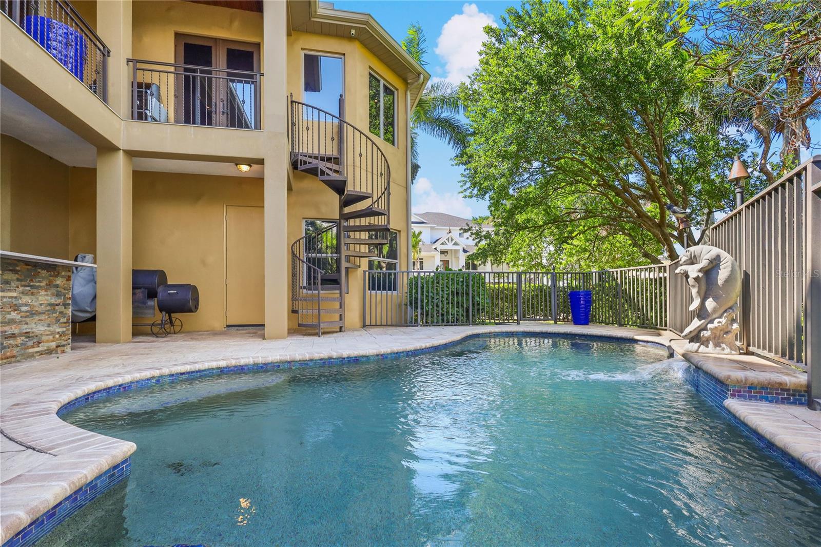 HAWKS HARBOR - Residential