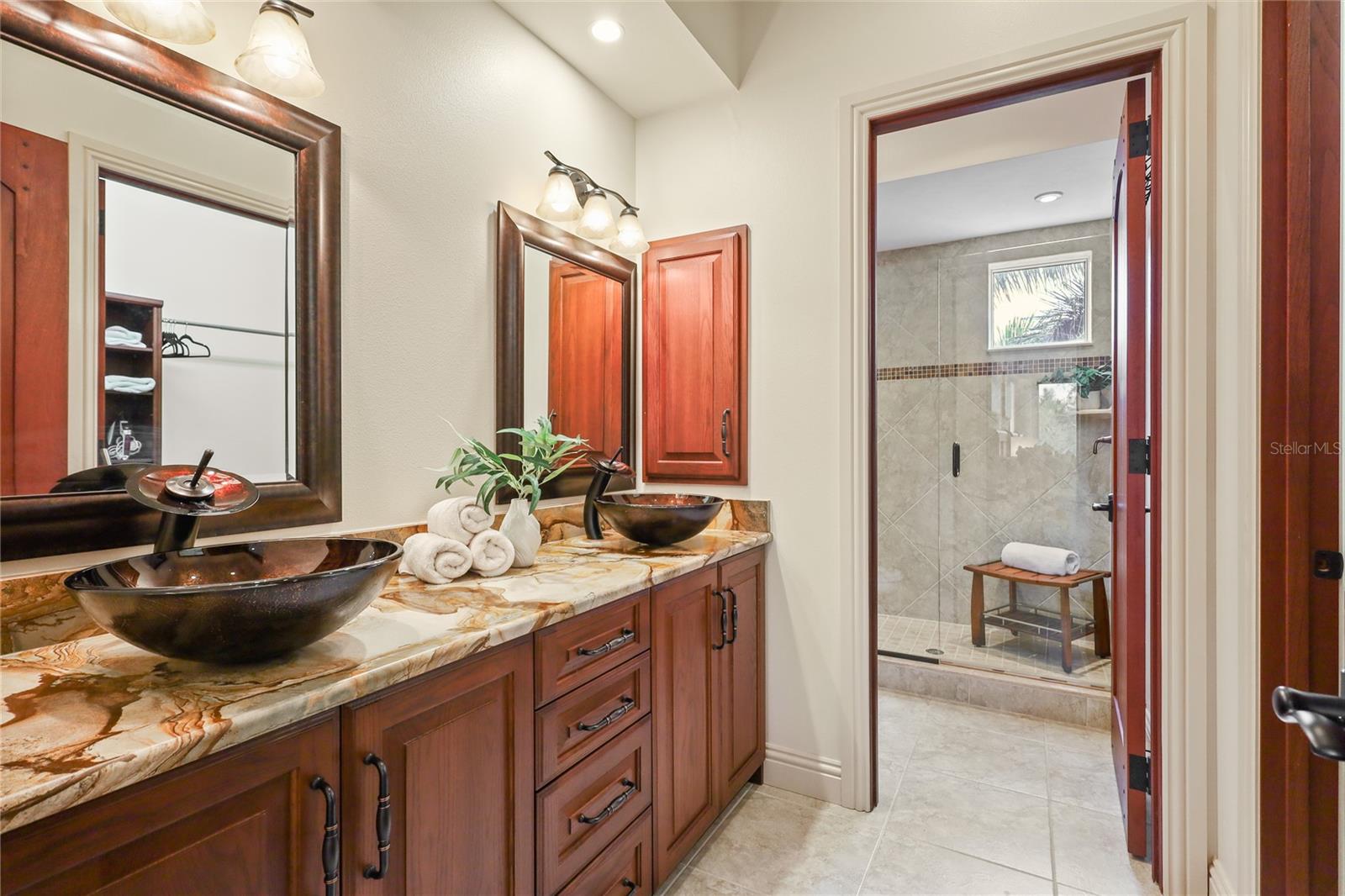 HAWKS HARBOR - Residential