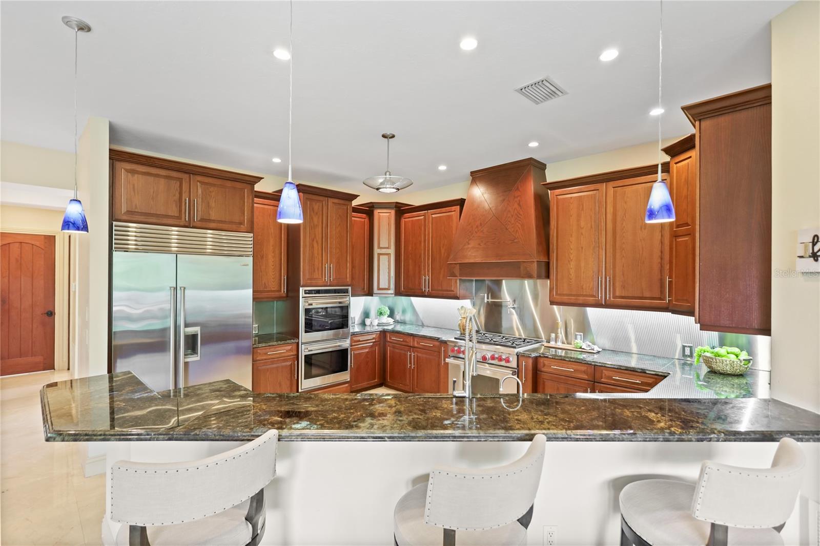 HAWKS HARBOR - Residential