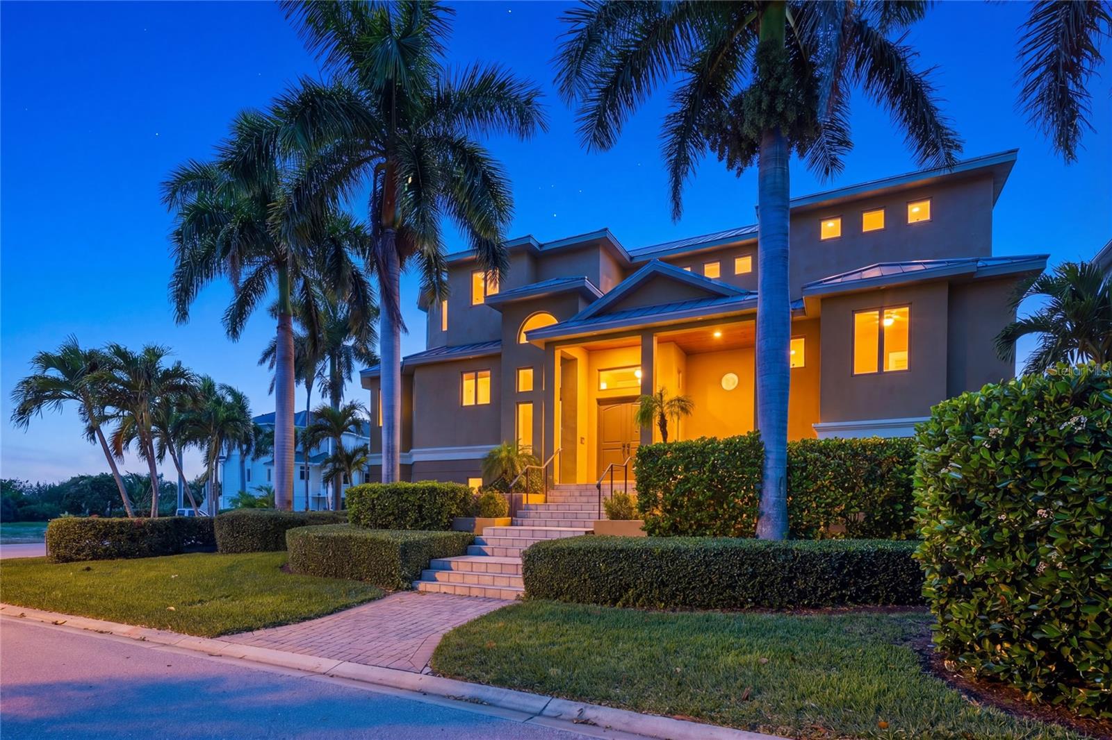 HAWKS HARBOR - Residential