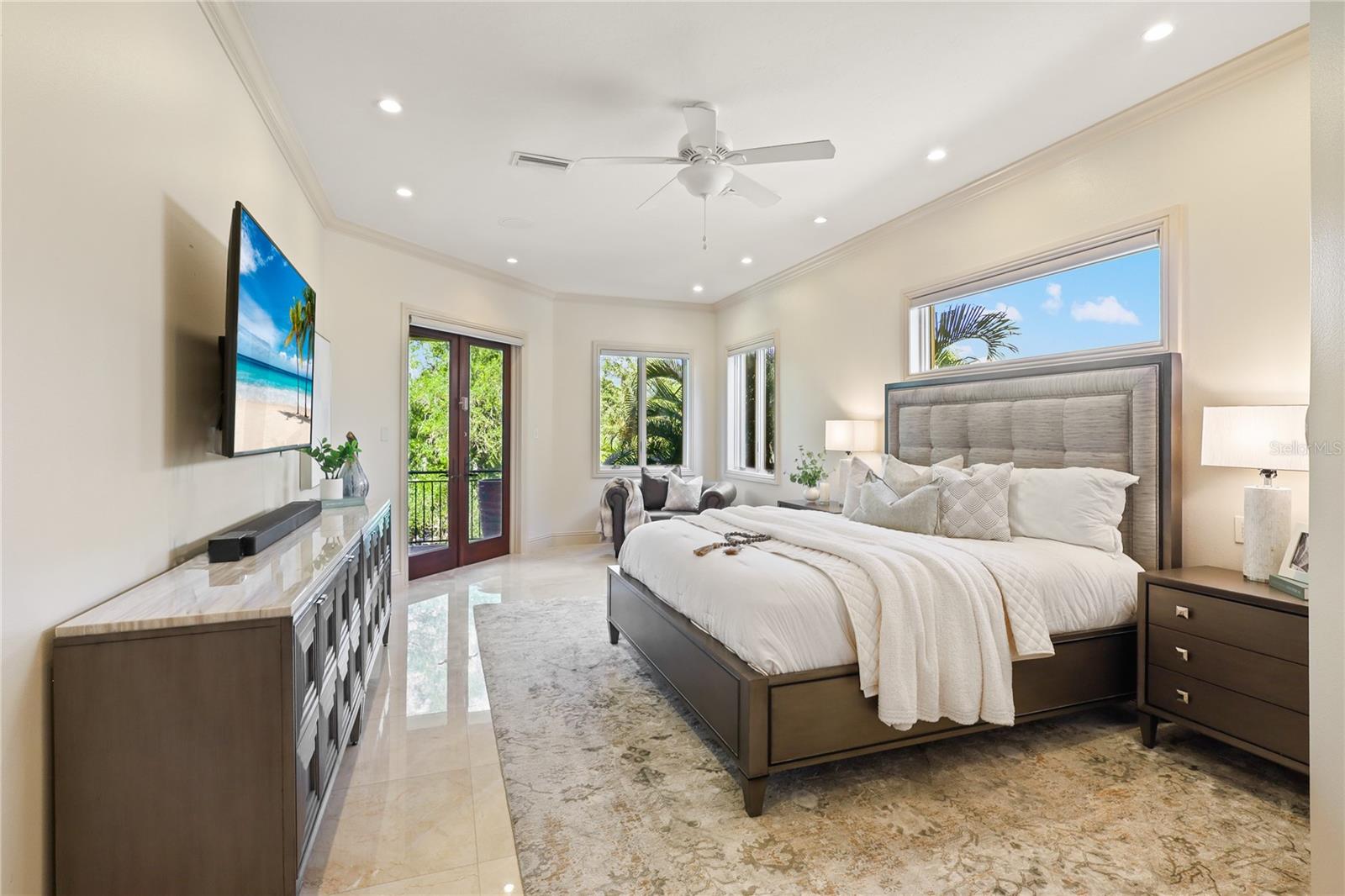 HAWKS HARBOR - Residential