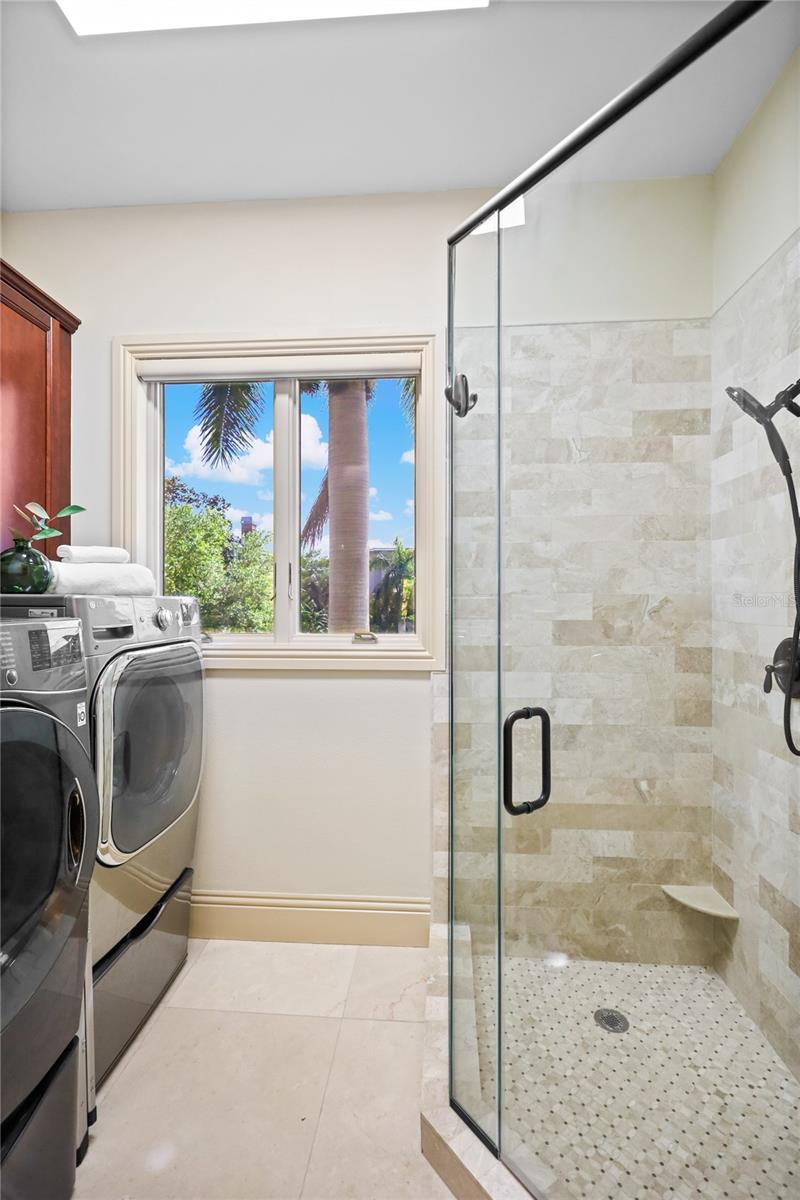 HAWKS HARBOR - Residential