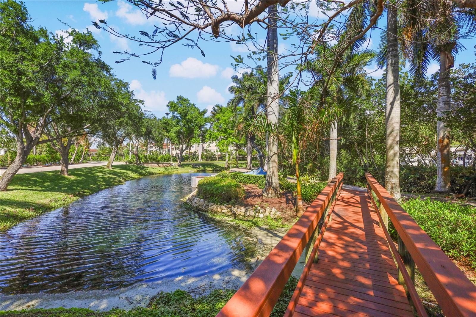 HAWKS HARBOR - Residential