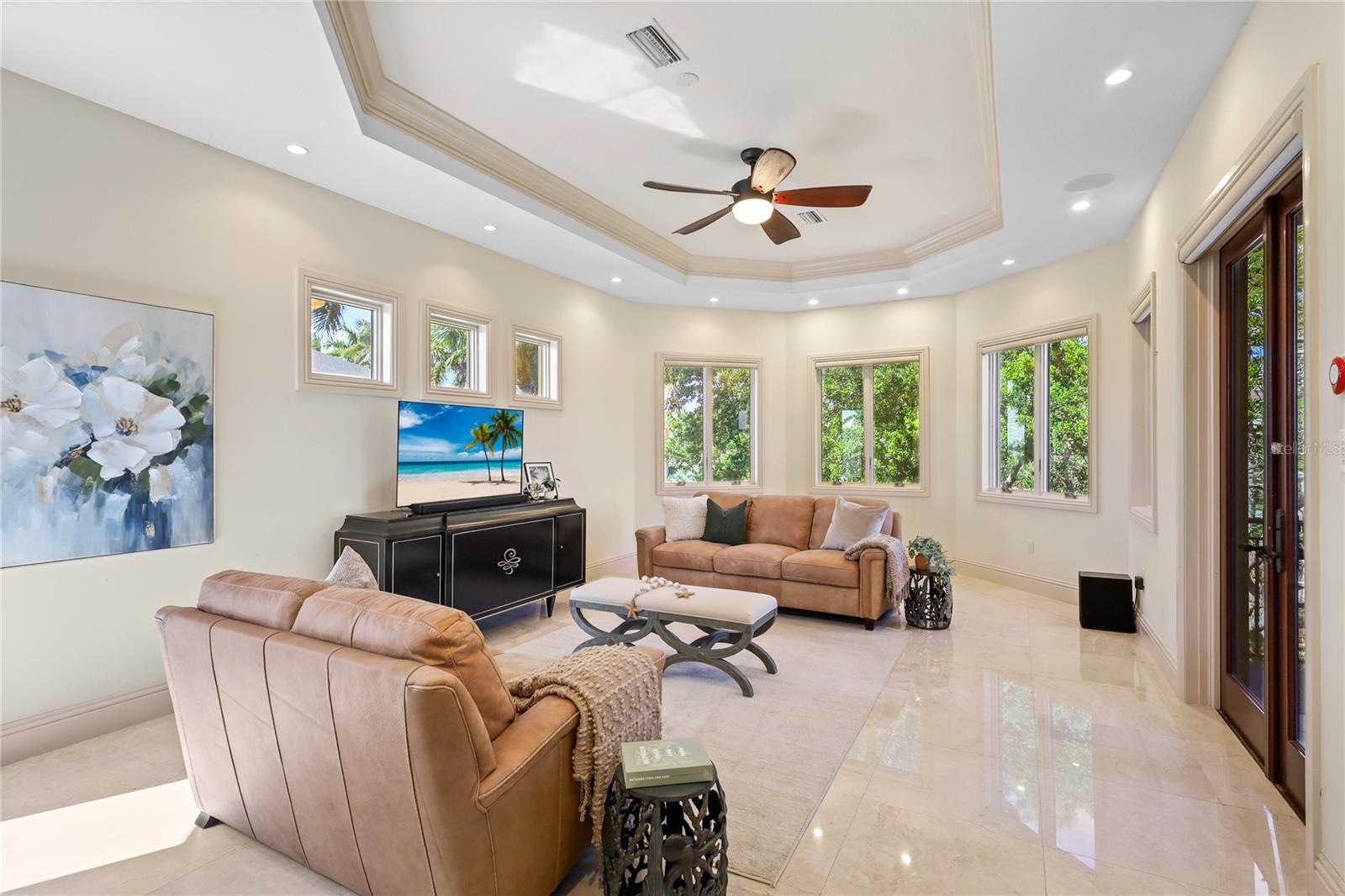 HAWKS HARBOR - Residential