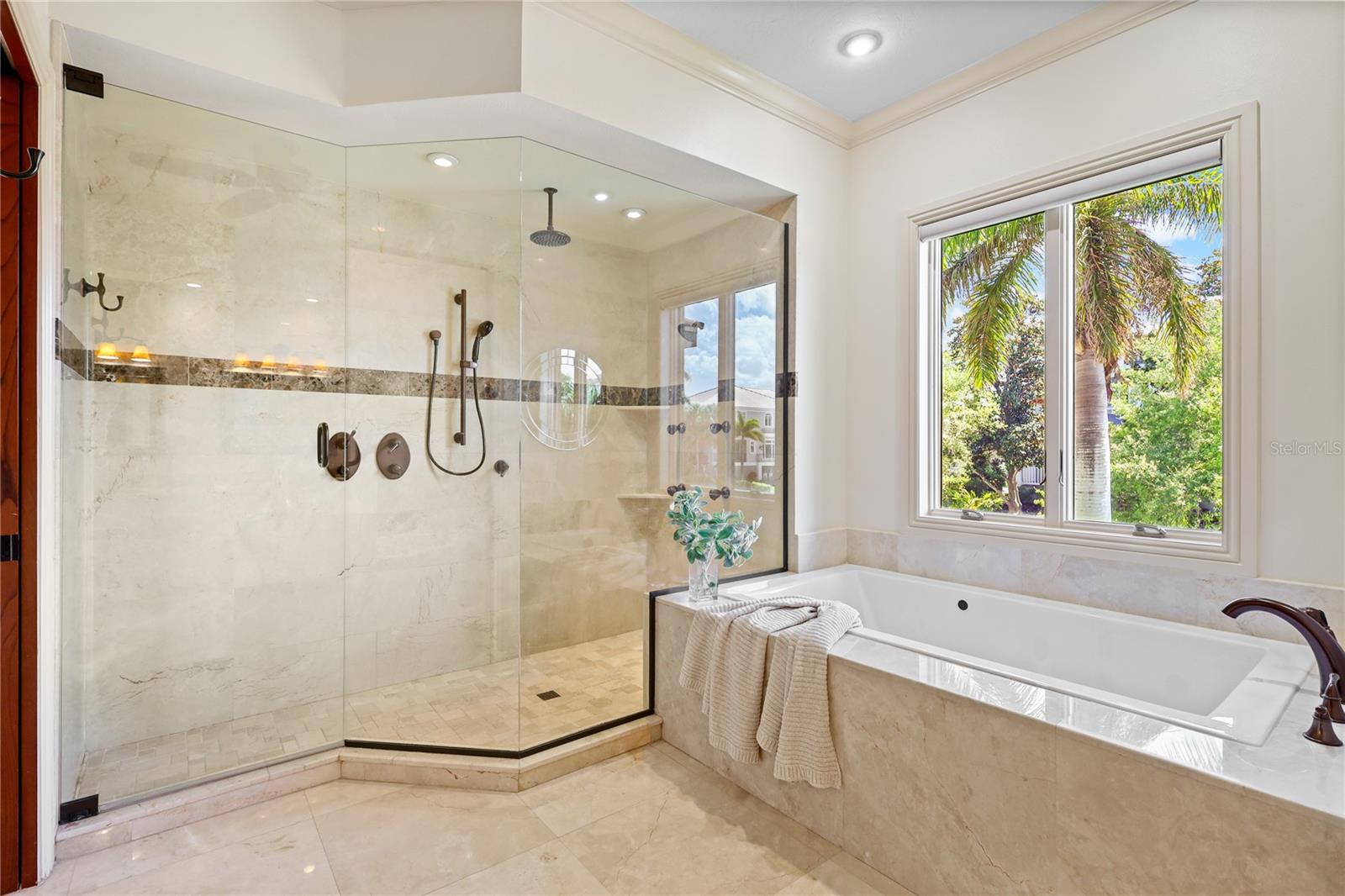 HAWKS HARBOR - Residential