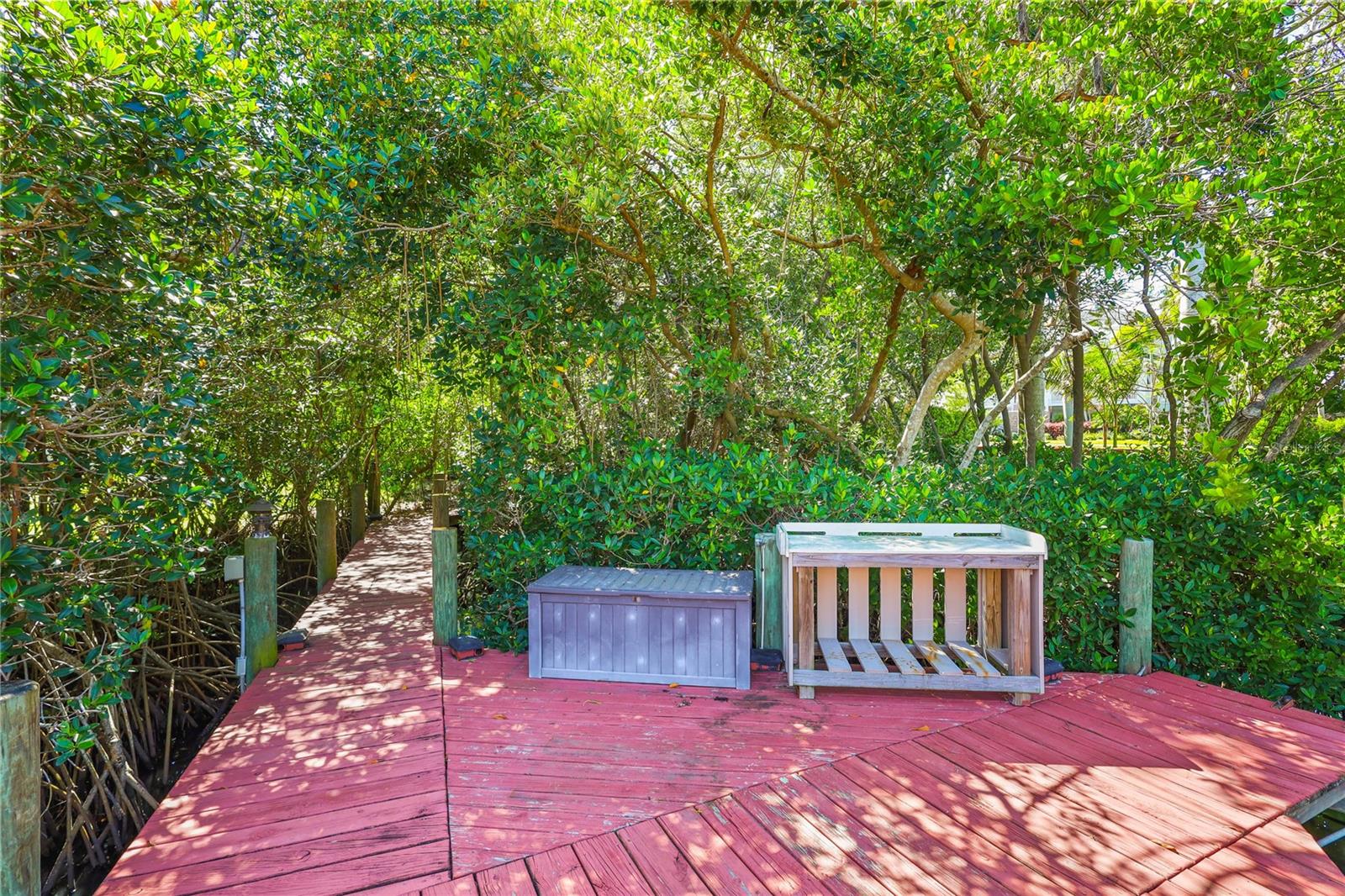 HAWKS HARBOR - Residential