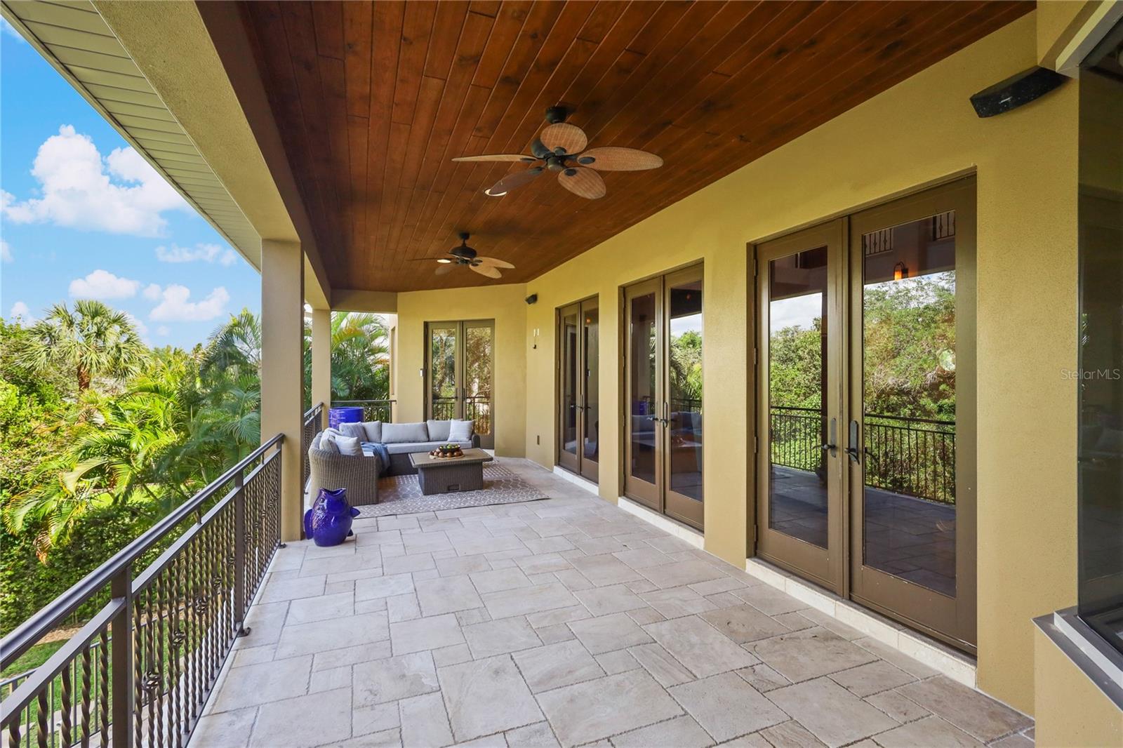 HAWKS HARBOR - Residential