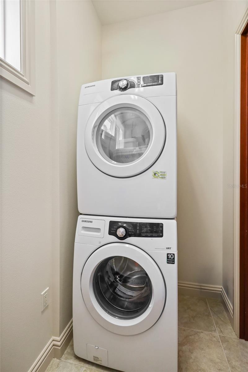 HAWKS HARBOR - Residential