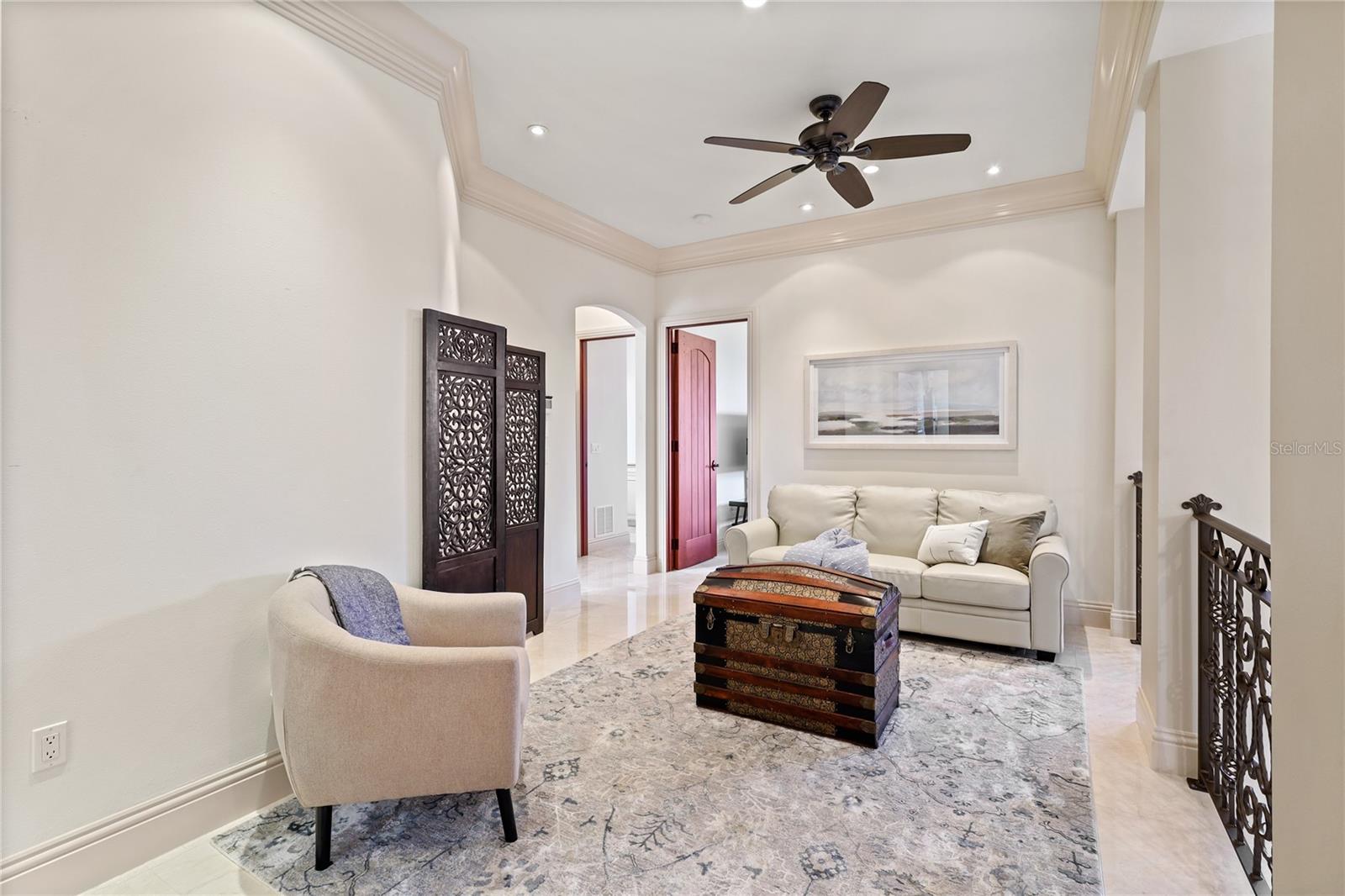 HAWKS HARBOR - Residential