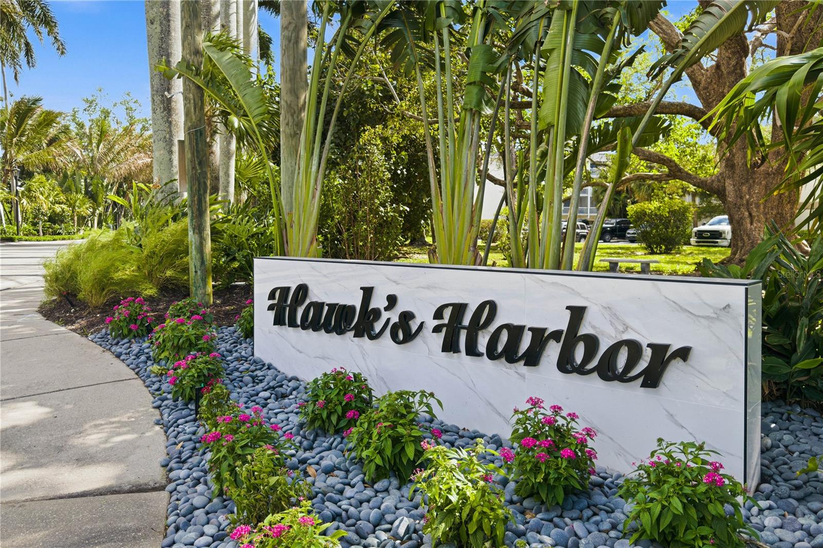 HAWKS HARBOR - Residential