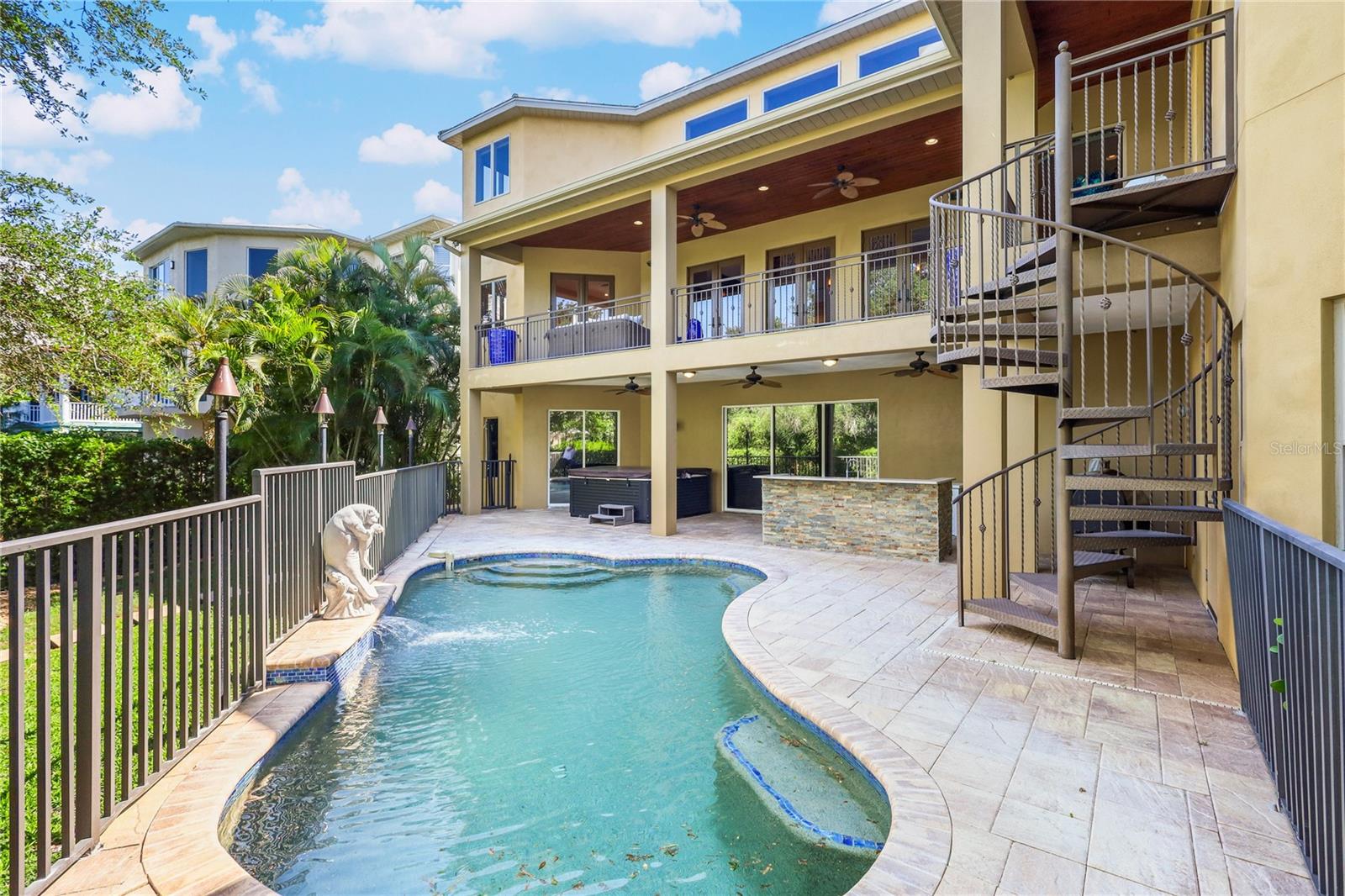 HAWKS HARBOR - Residential