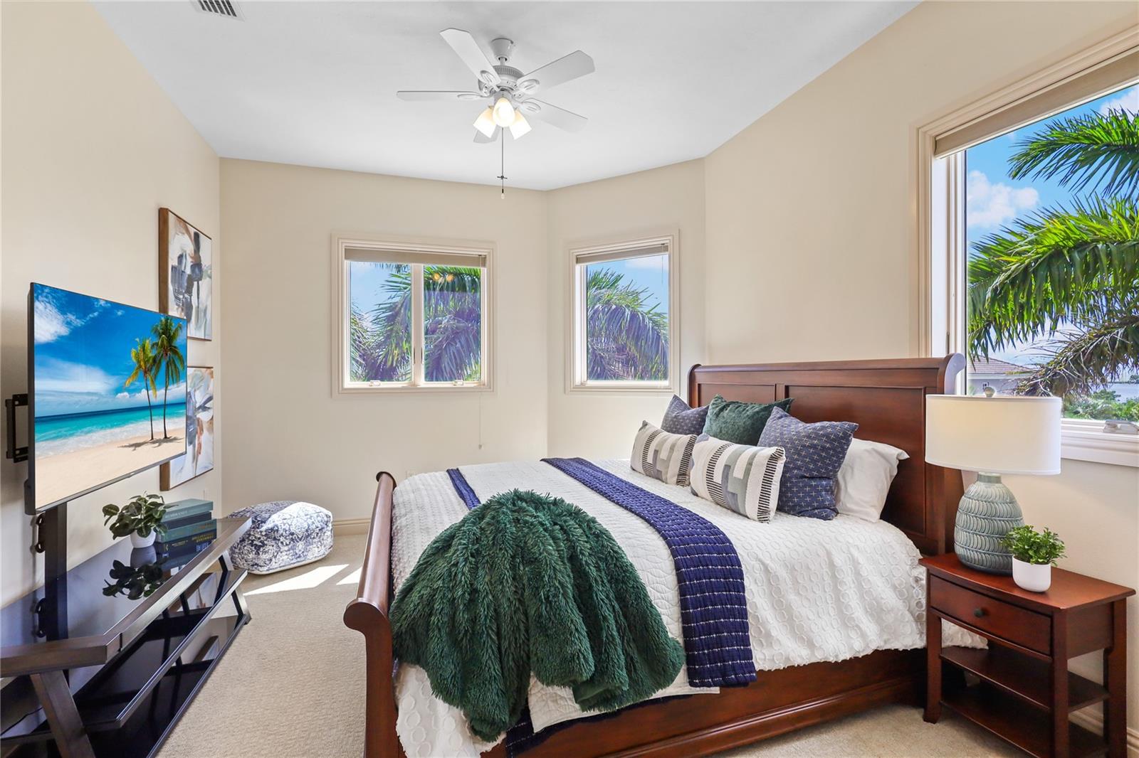 HAWKS HARBOR - Residential