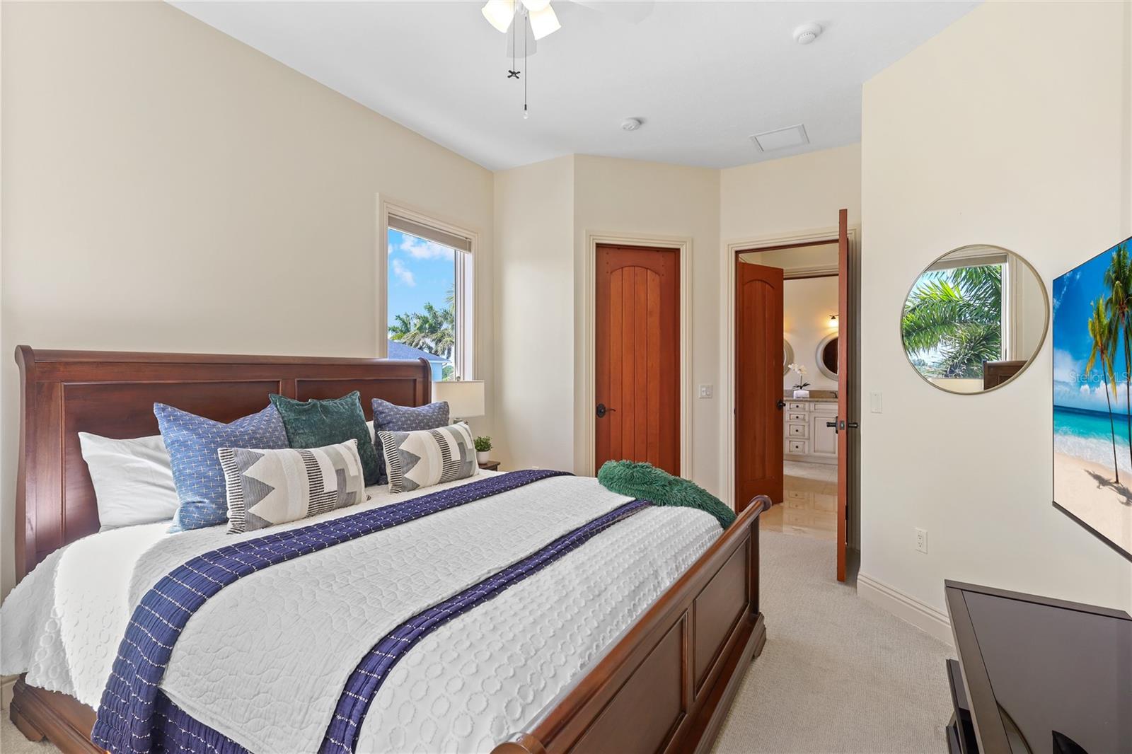 HAWKS HARBOR - Residential