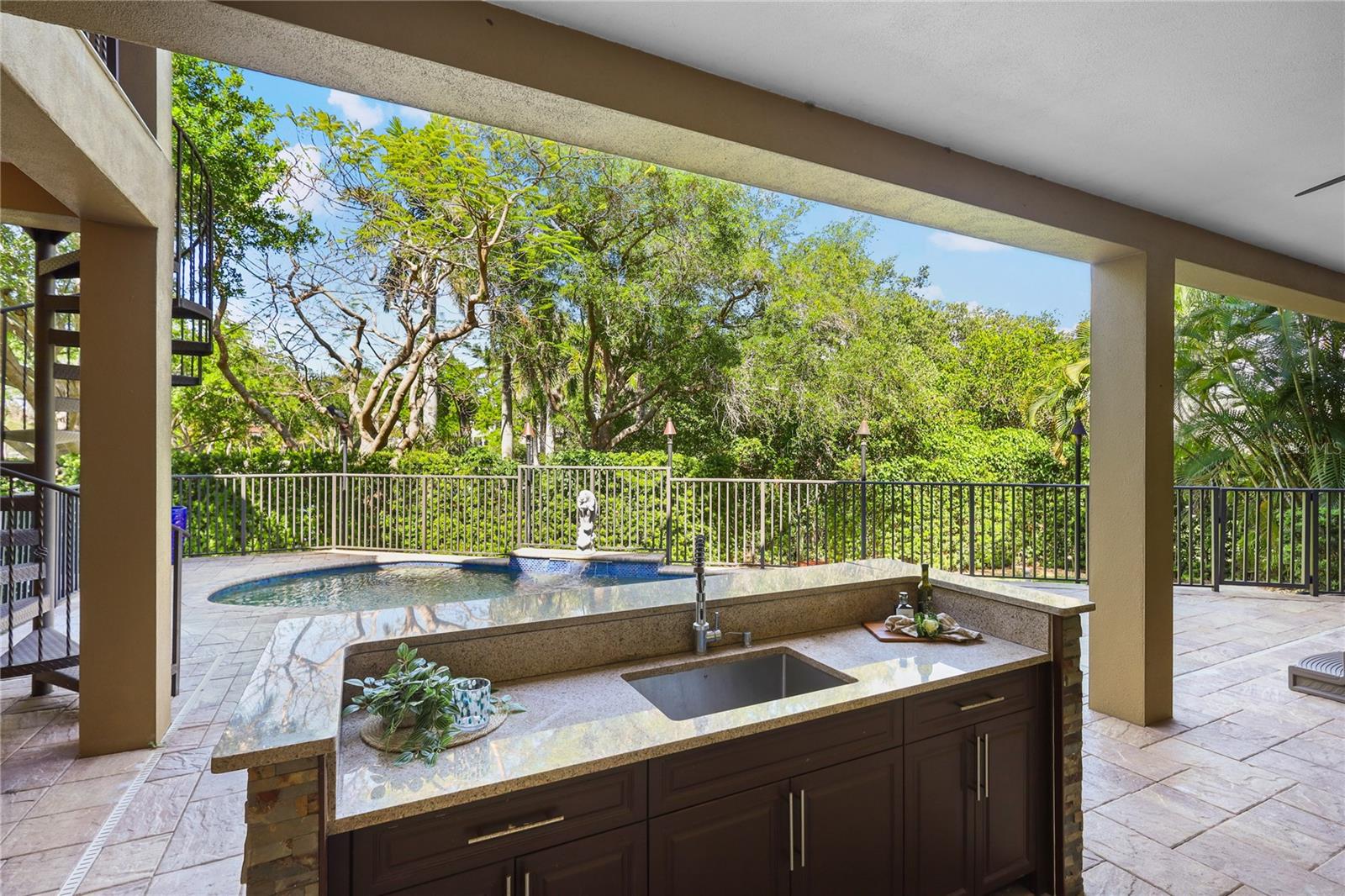 HAWKS HARBOR - Residential