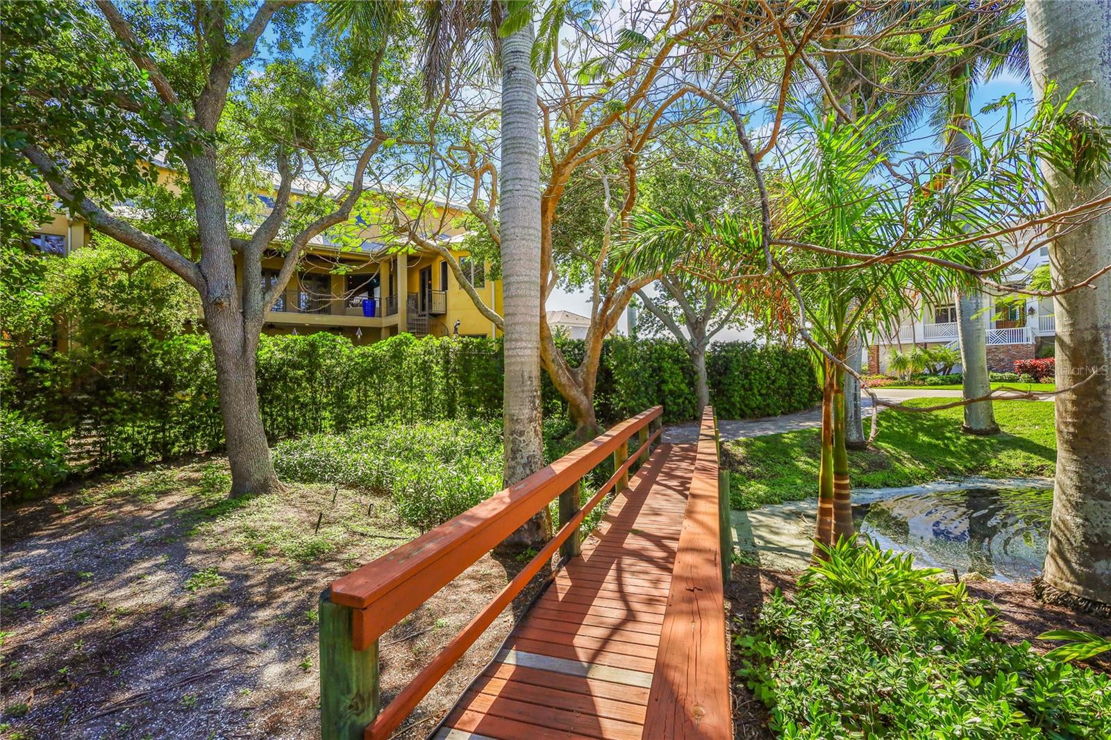 HAWKS HARBOR - Residential