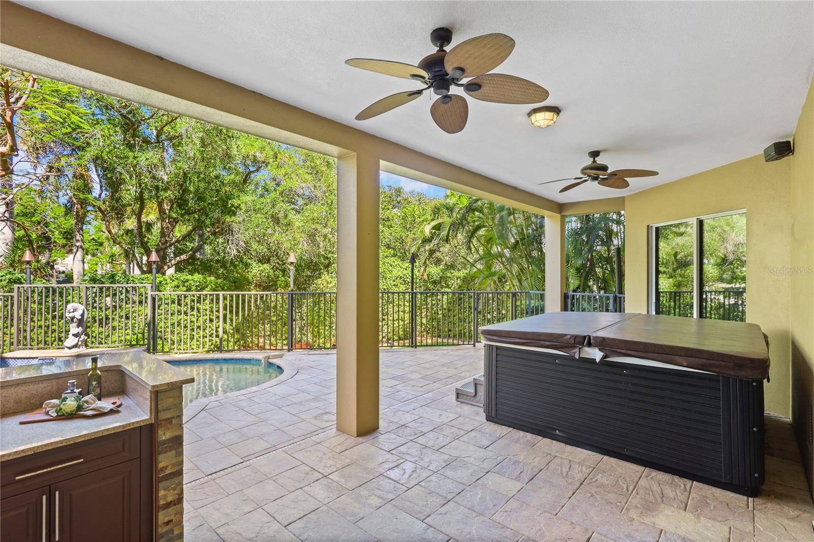 HAWKS HARBOR - Residential