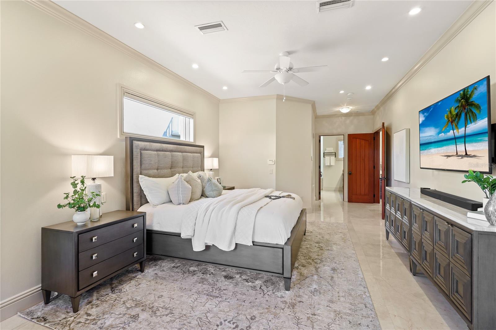 HAWKS HARBOR - Residential