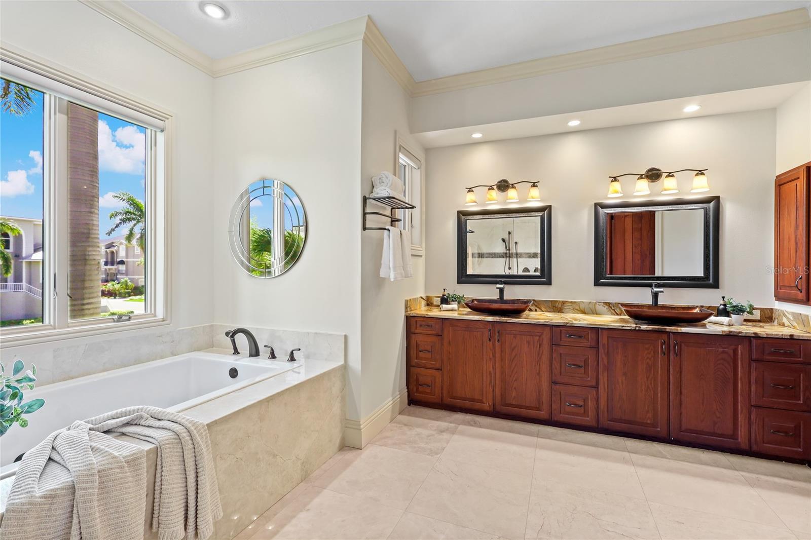 HAWKS HARBOR - Residential