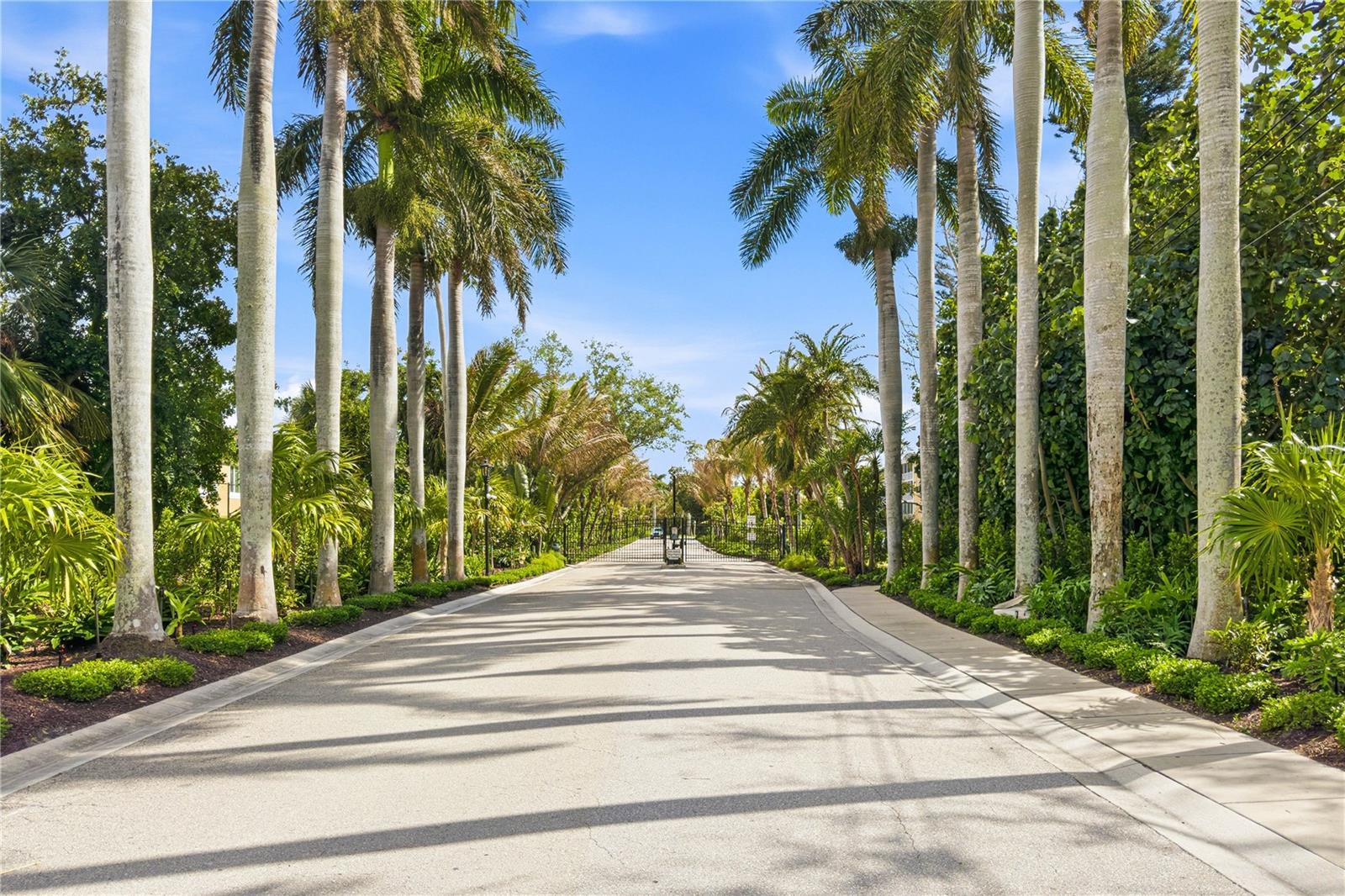 HAWKS HARBOR - Residential