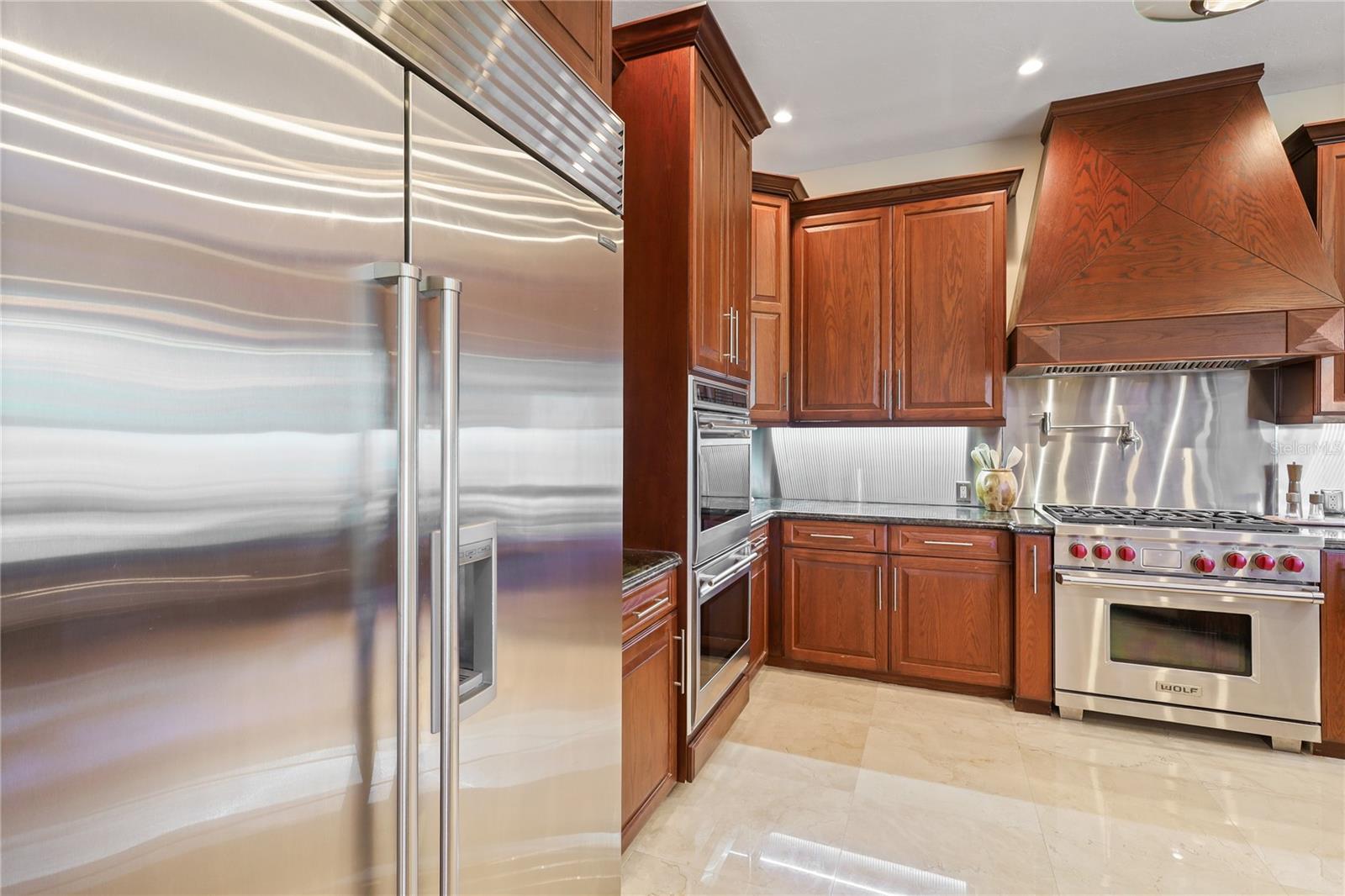 HAWKS HARBOR - Residential