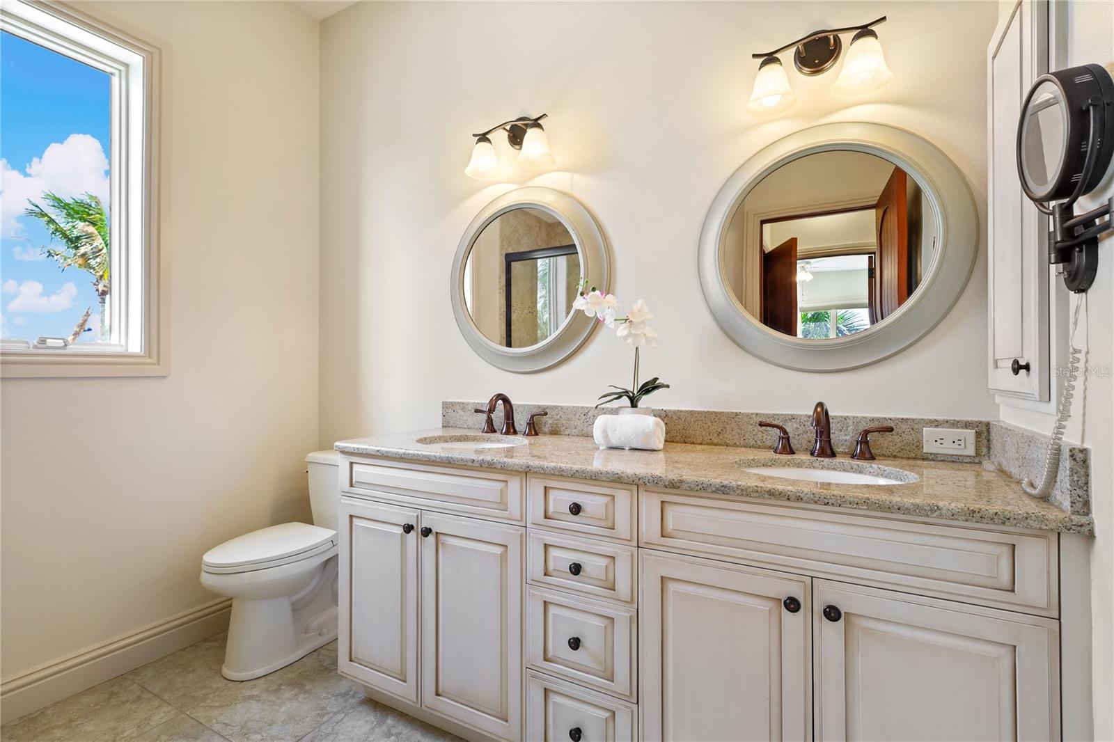 HAWKS HARBOR - Residential