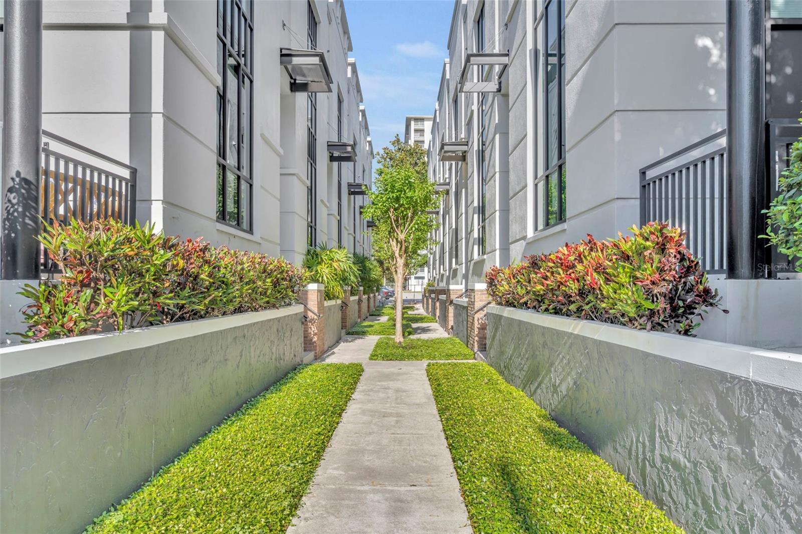 OSCOELA BROWNSTONES - Residential