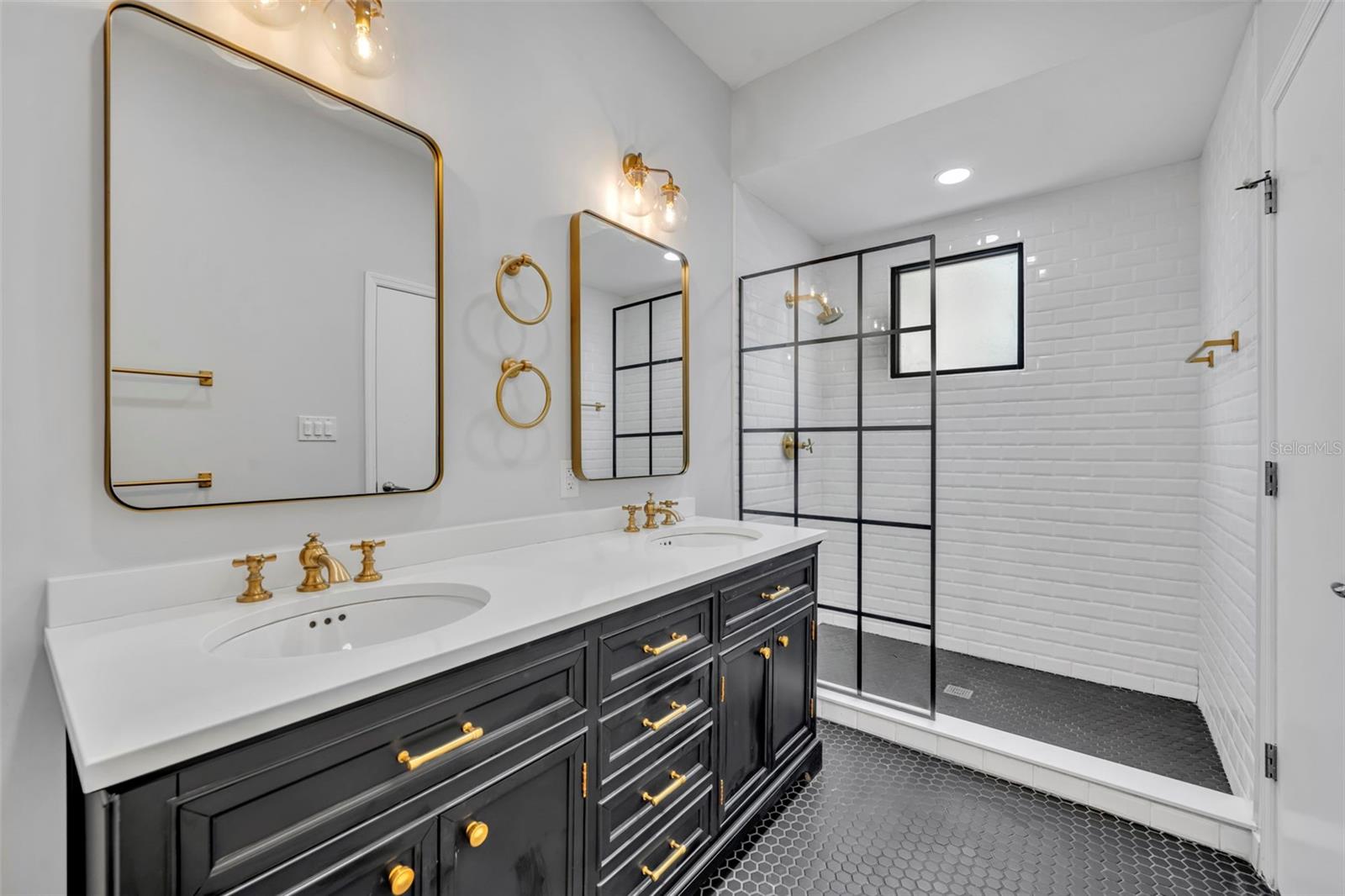 OSCOELA BROWNSTONES - Residential