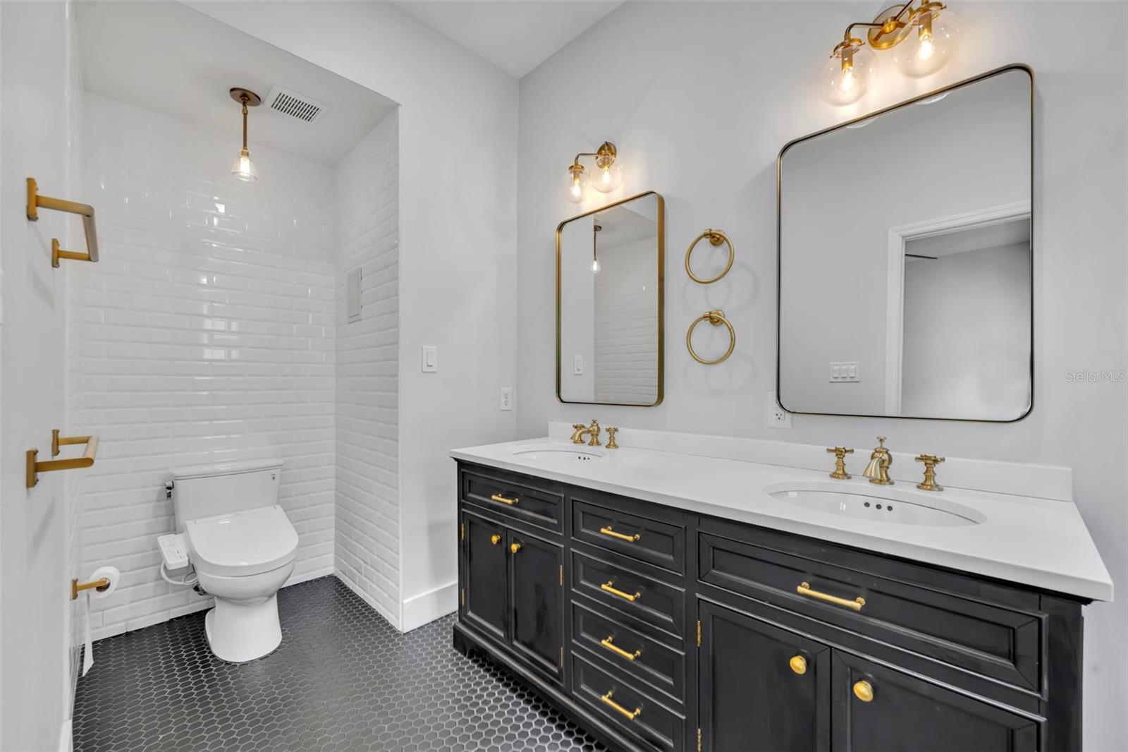 OSCOELA BROWNSTONES - Residential