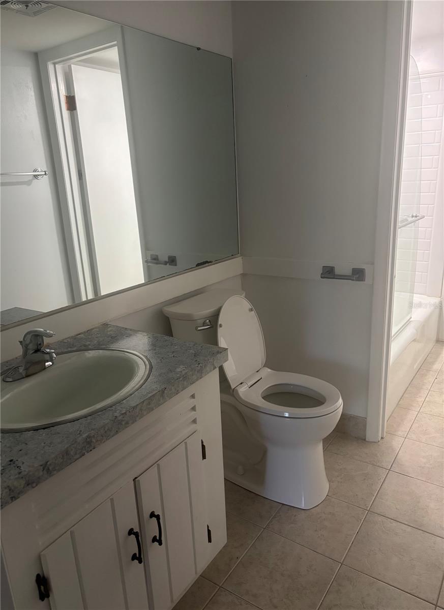 TWIN LAKES VILLAGE EAST CONDO - Residential