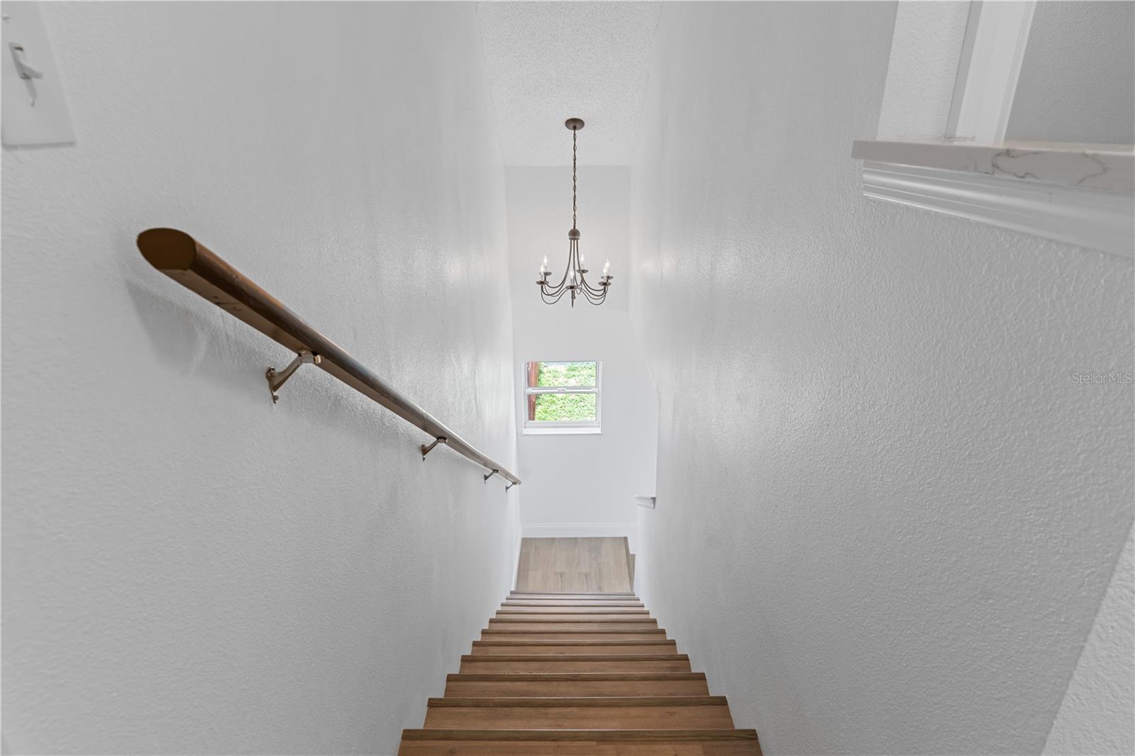 ROYAL RIDGE PH 01 - Residential Lease