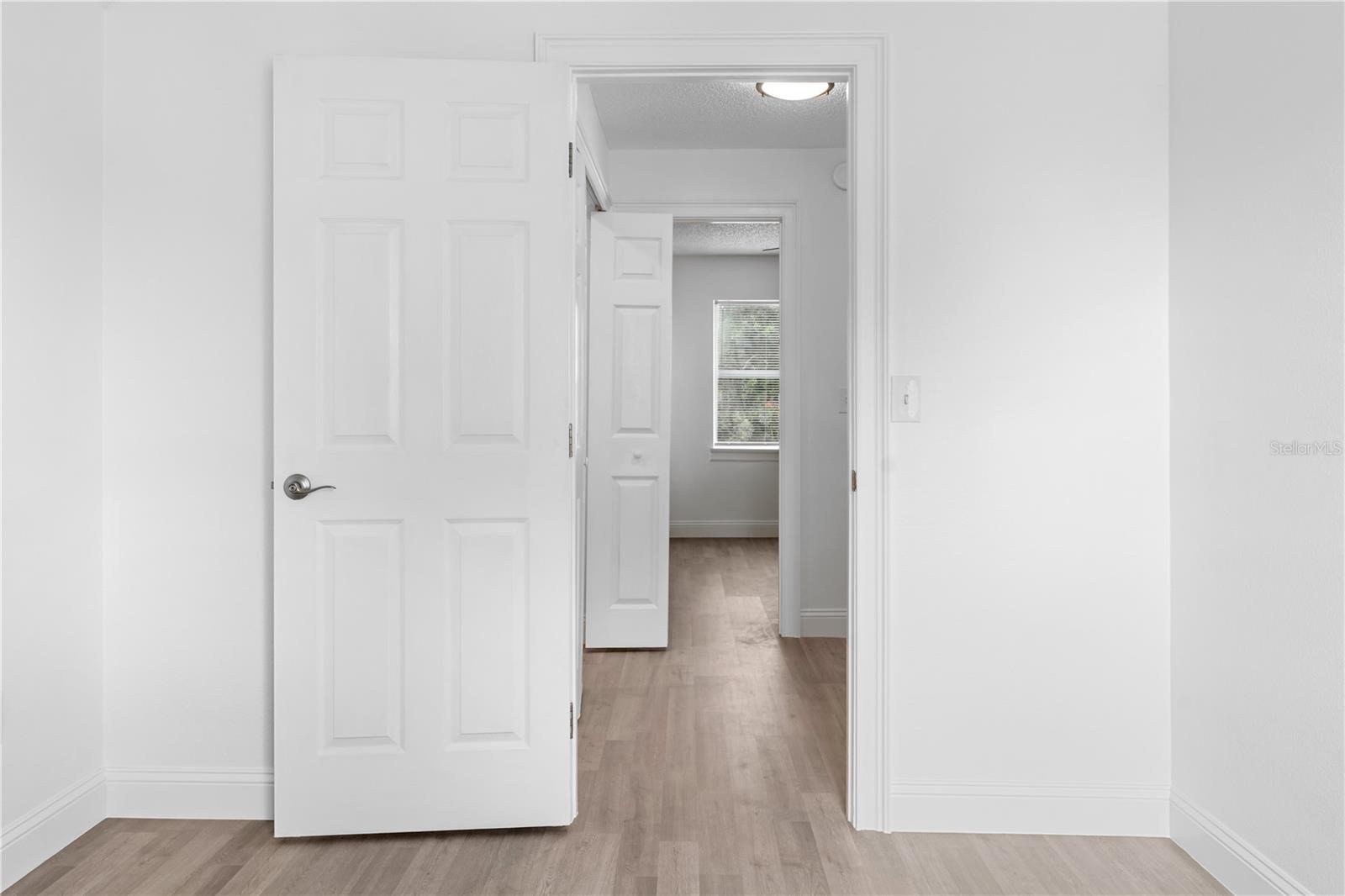 ROYAL RIDGE PH 01 - Residential Lease