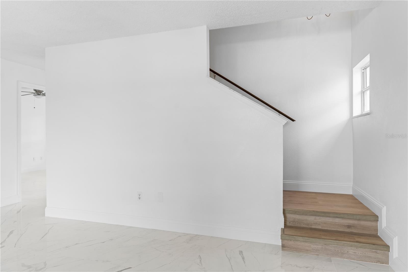 ROYAL RIDGE PH 01 - Residential Lease