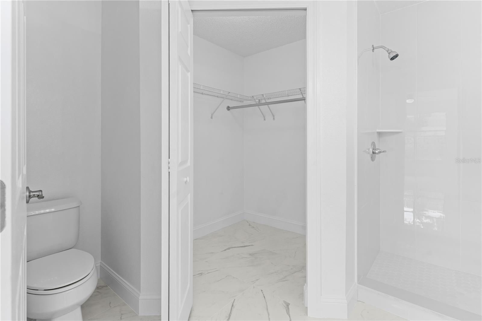 ROYAL RIDGE PH 01 - Residential Lease