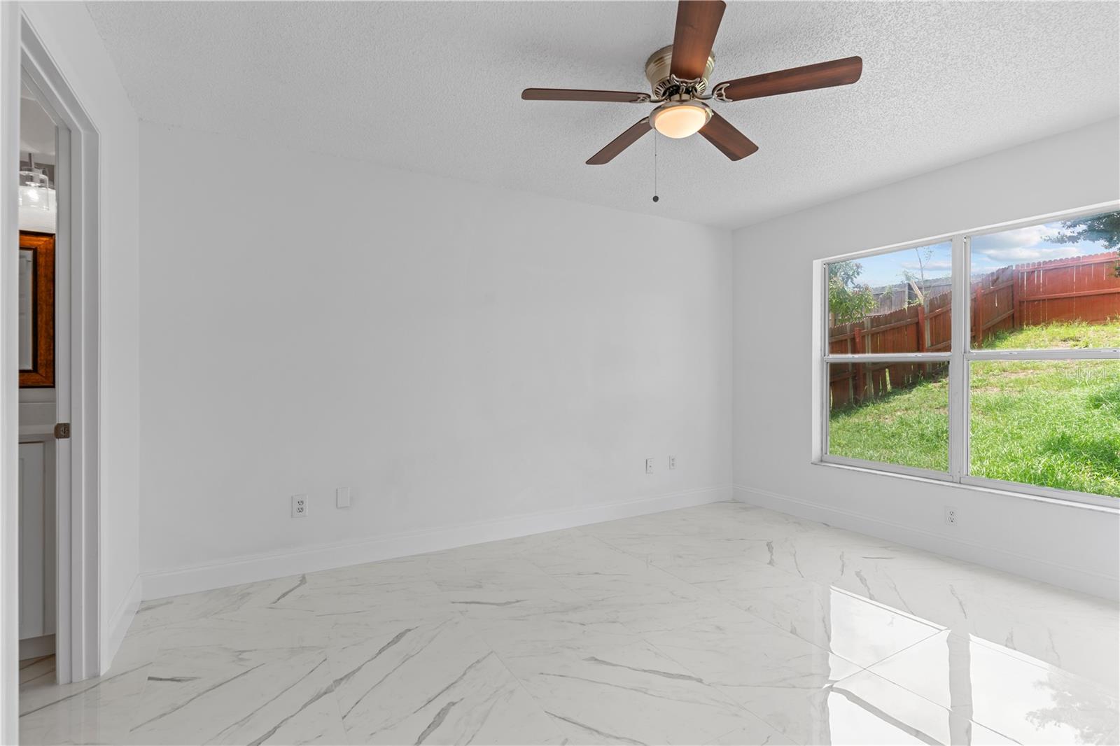 ROYAL RIDGE PH 01 - Residential Lease