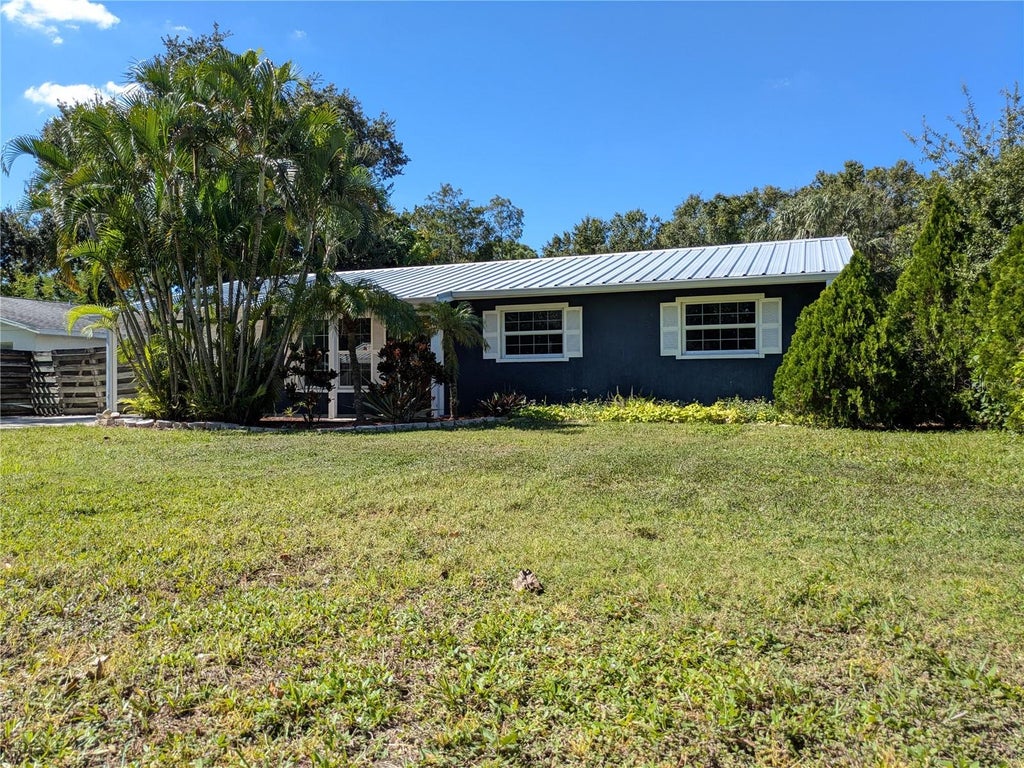 Photo of 1133 Russell Avenue, Sarasota, FL 34232 (MLS # A4710676)