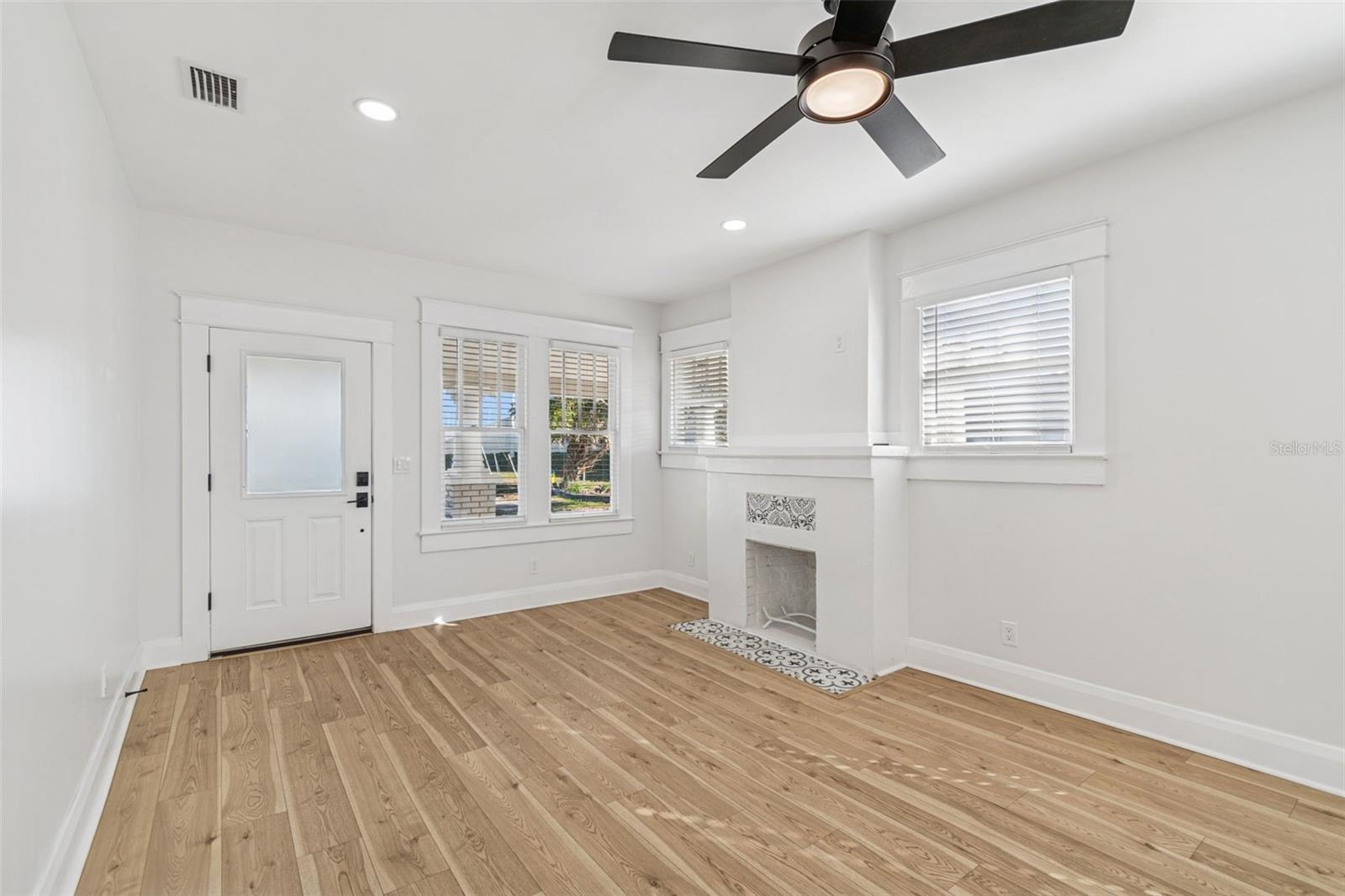 STRATFORD PLACE - Residential