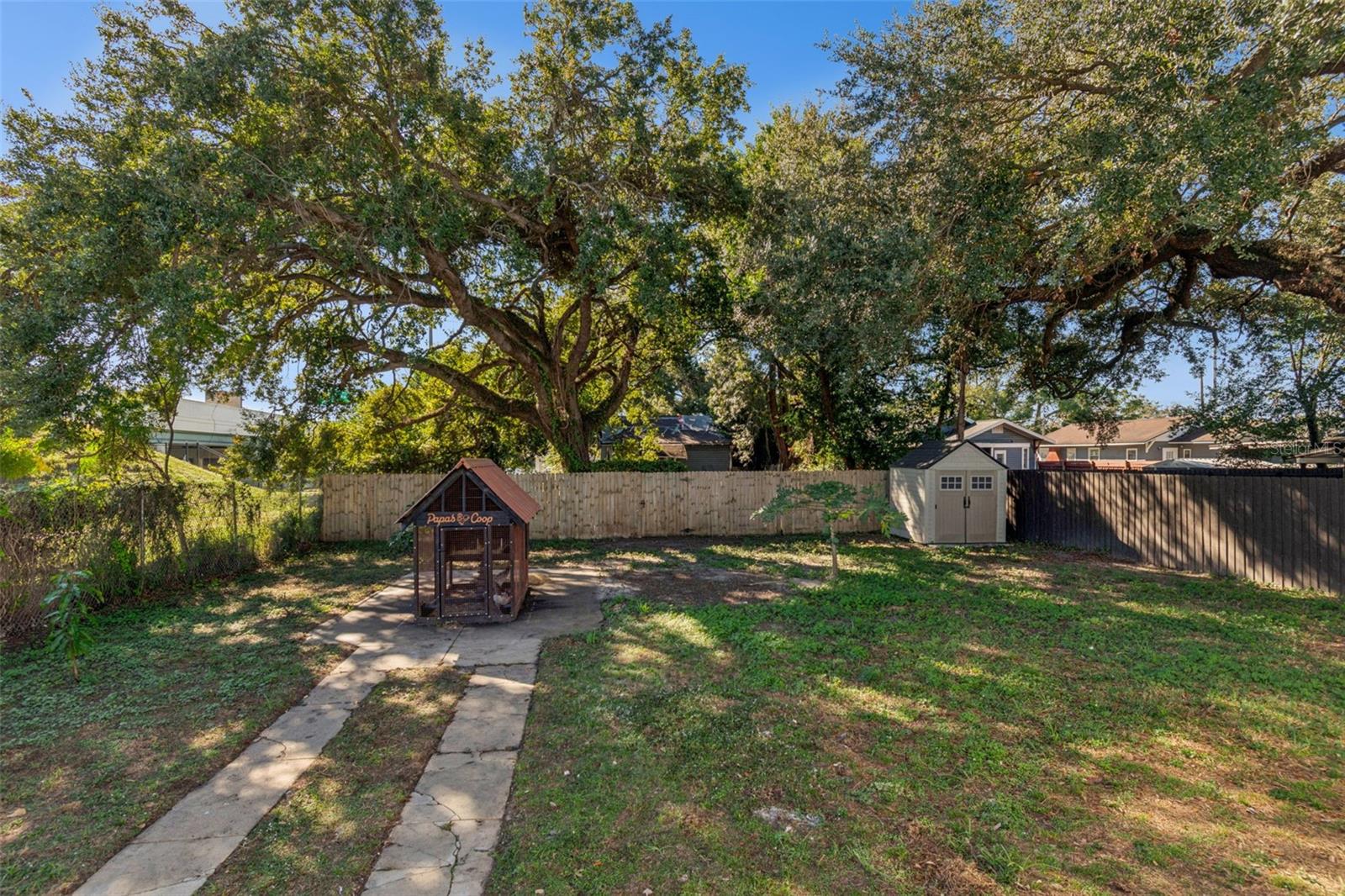 STRATFORD PLACE - Residential