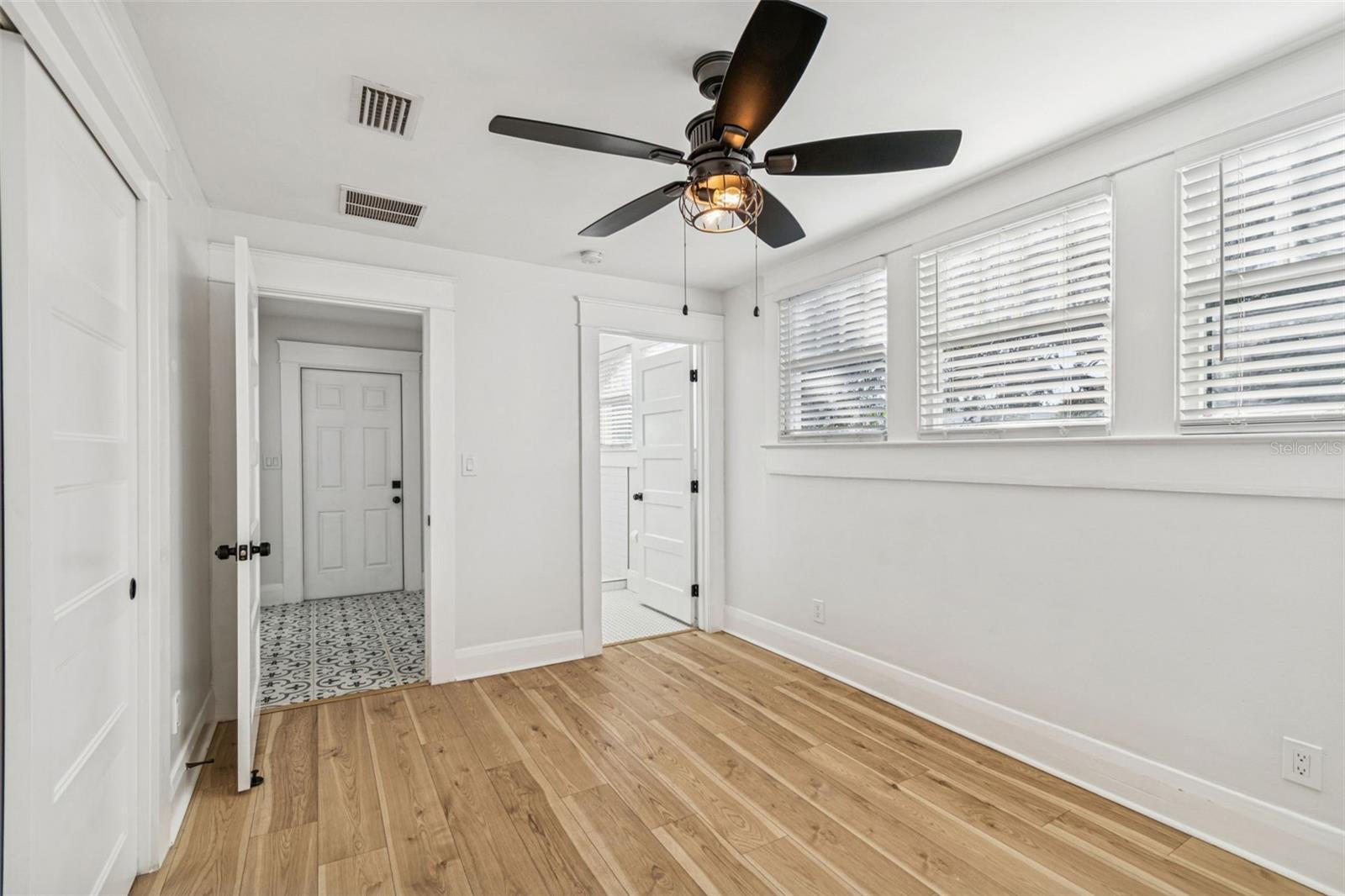 STRATFORD PLACE - Residential